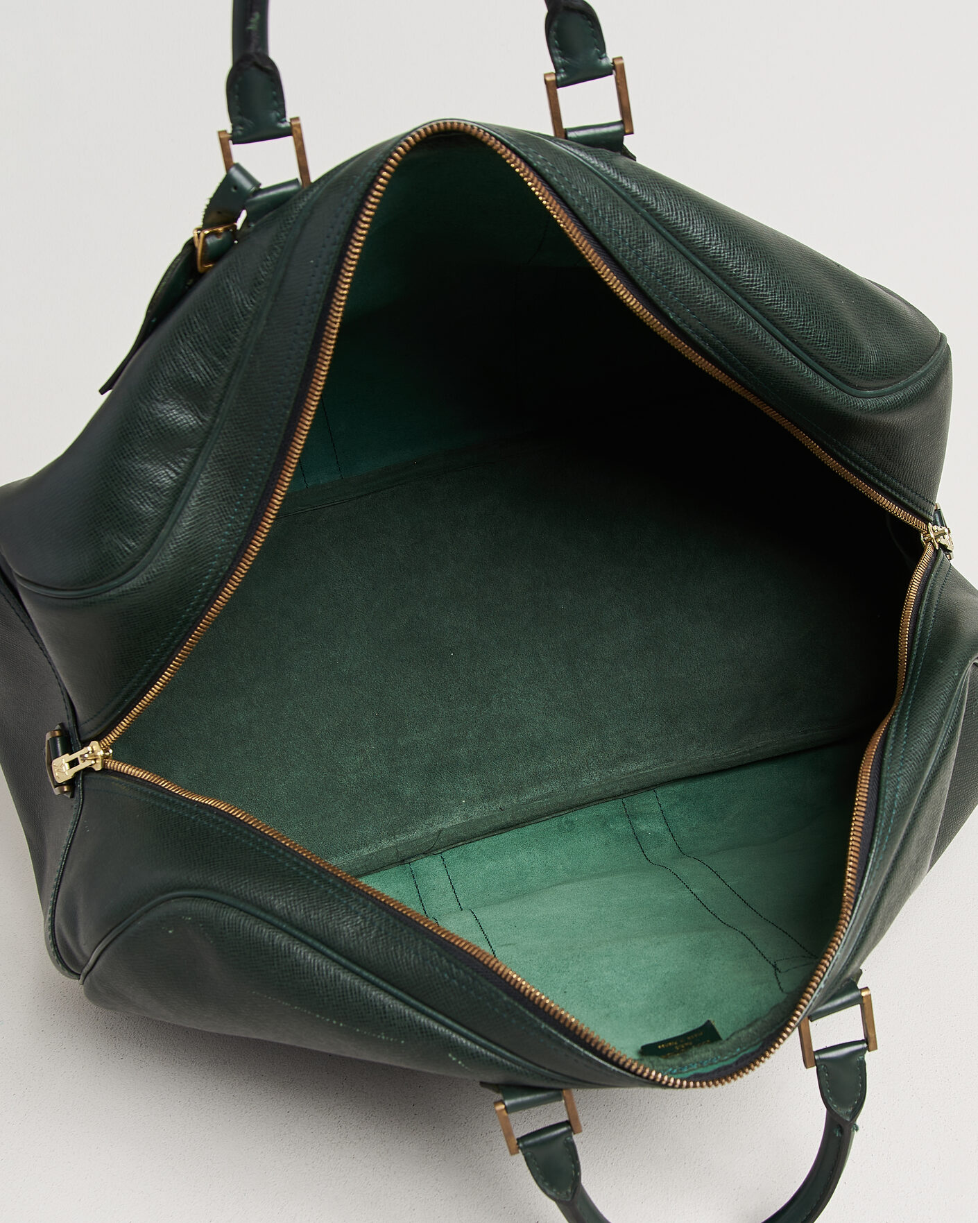 Men | Pre-Owned & Vintage Bags | Louis Vuitton Pre-Owned | Taiga Kendall Weekend Bag GM Green