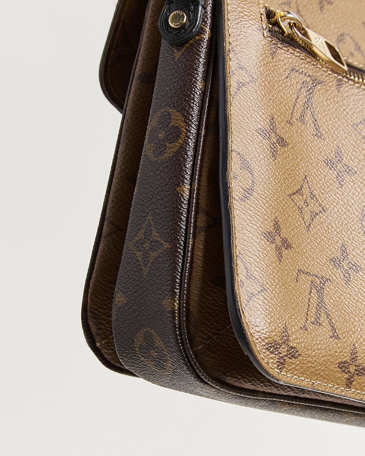 Men | Pre-Owned & Vintage Bags | Louis Vuitton Pre-Owned | Pochette Métis Reverse Monogram