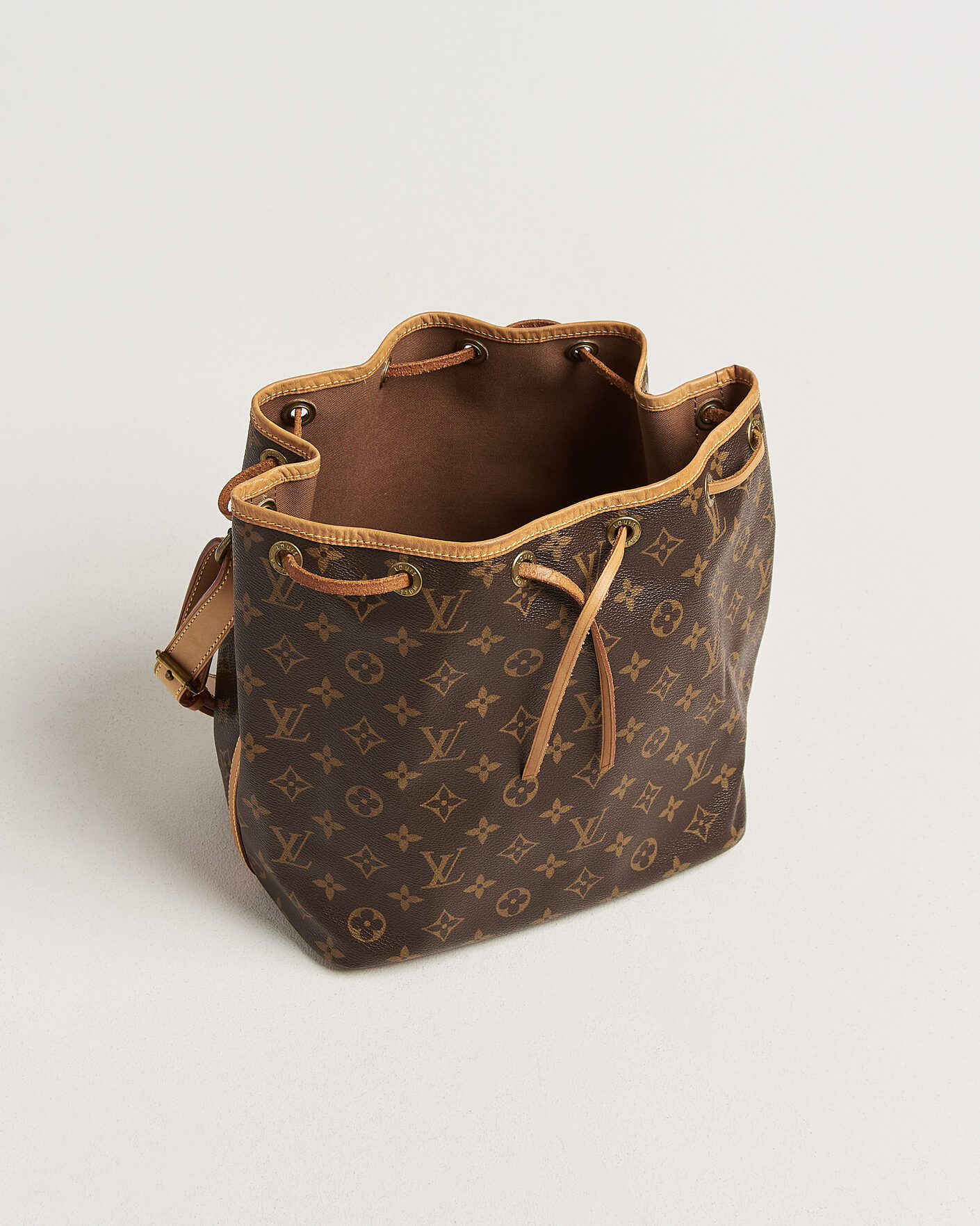 Men | Pre-Owned & Vintage Bags | Louis Vuitton Pre-Owned | Petit Noé Monogram