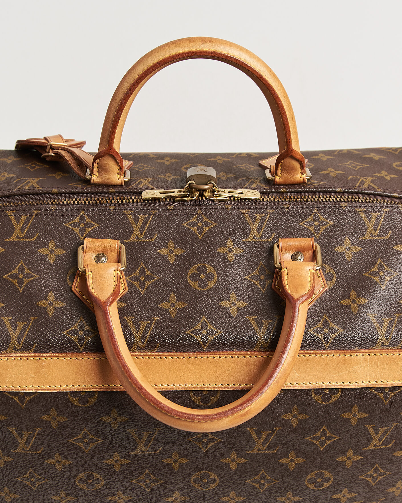 Louis Vuitton Pre-Owned Cruiser Bag 40 Monogram at CareOfCarl.com