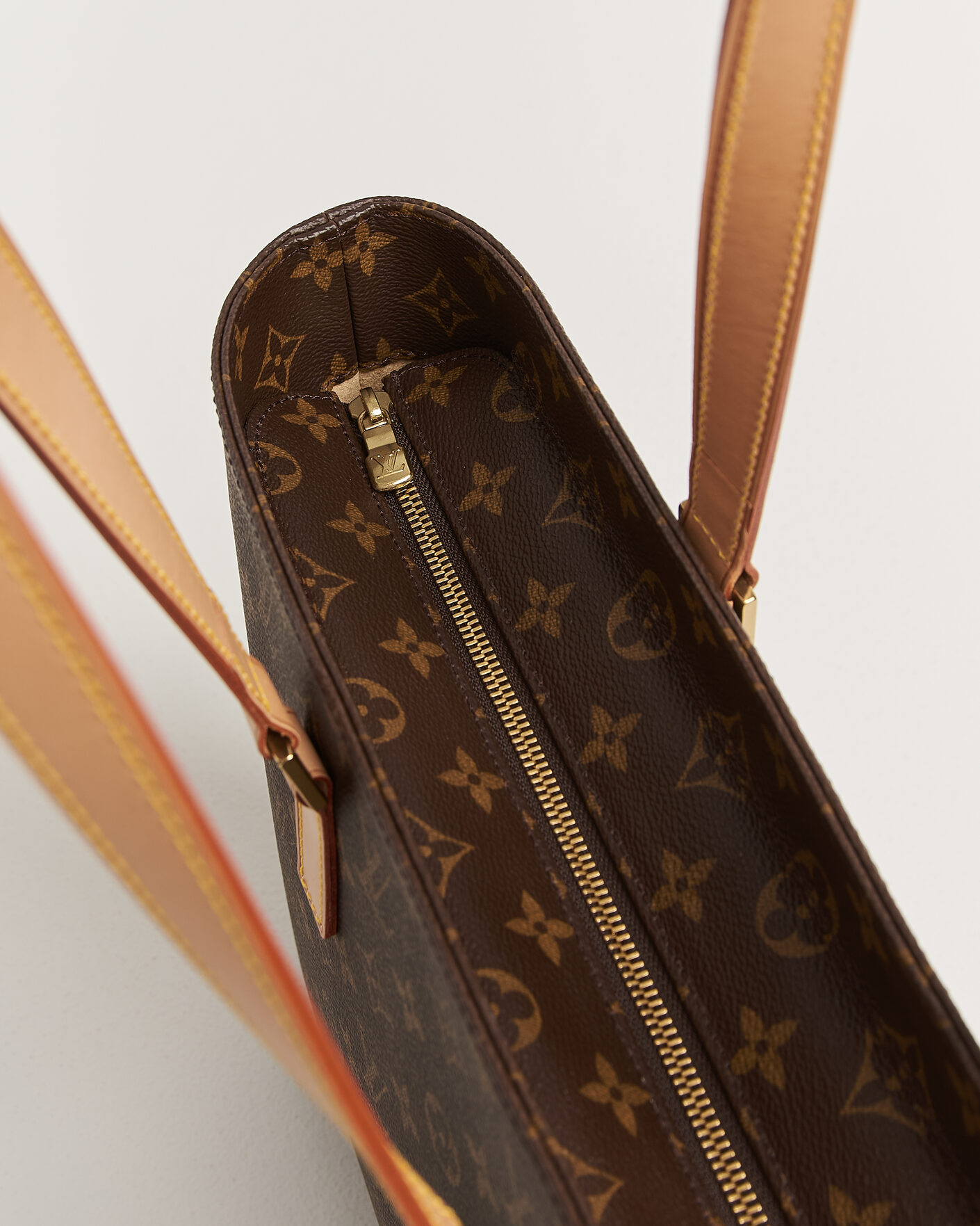 Men | Pre-Owned & Vintage Bags | Louis Vuitton Pre-Owned | Luco Bag Monogram