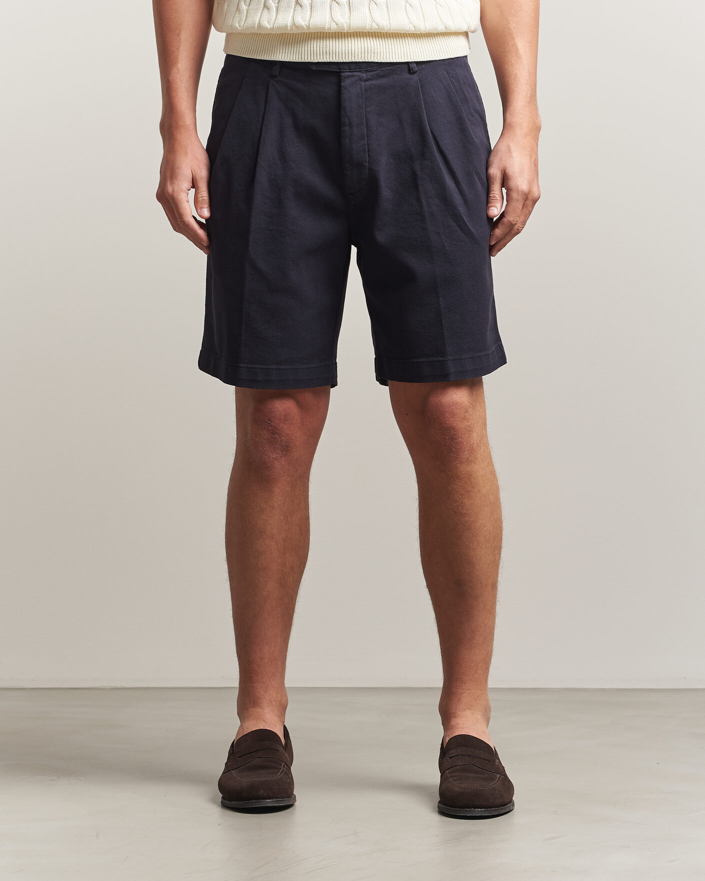 Men | Shorts | Oscar Jacobson | Tanker Pleat Shorts Navy