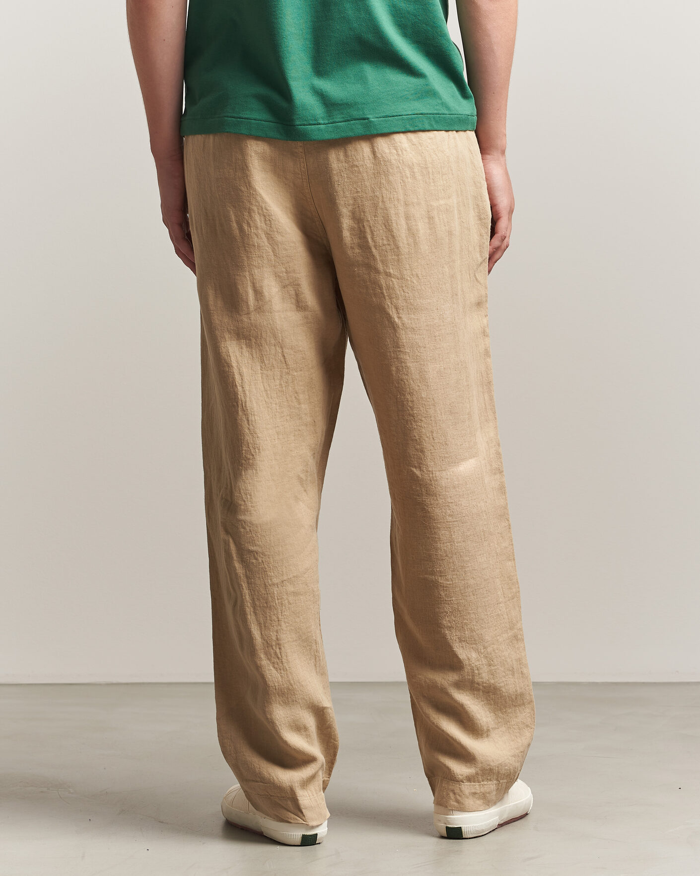 Men | Trousers | Polo Ralph Lauren | Easy Fit Pleated Trousers Coastal Beige