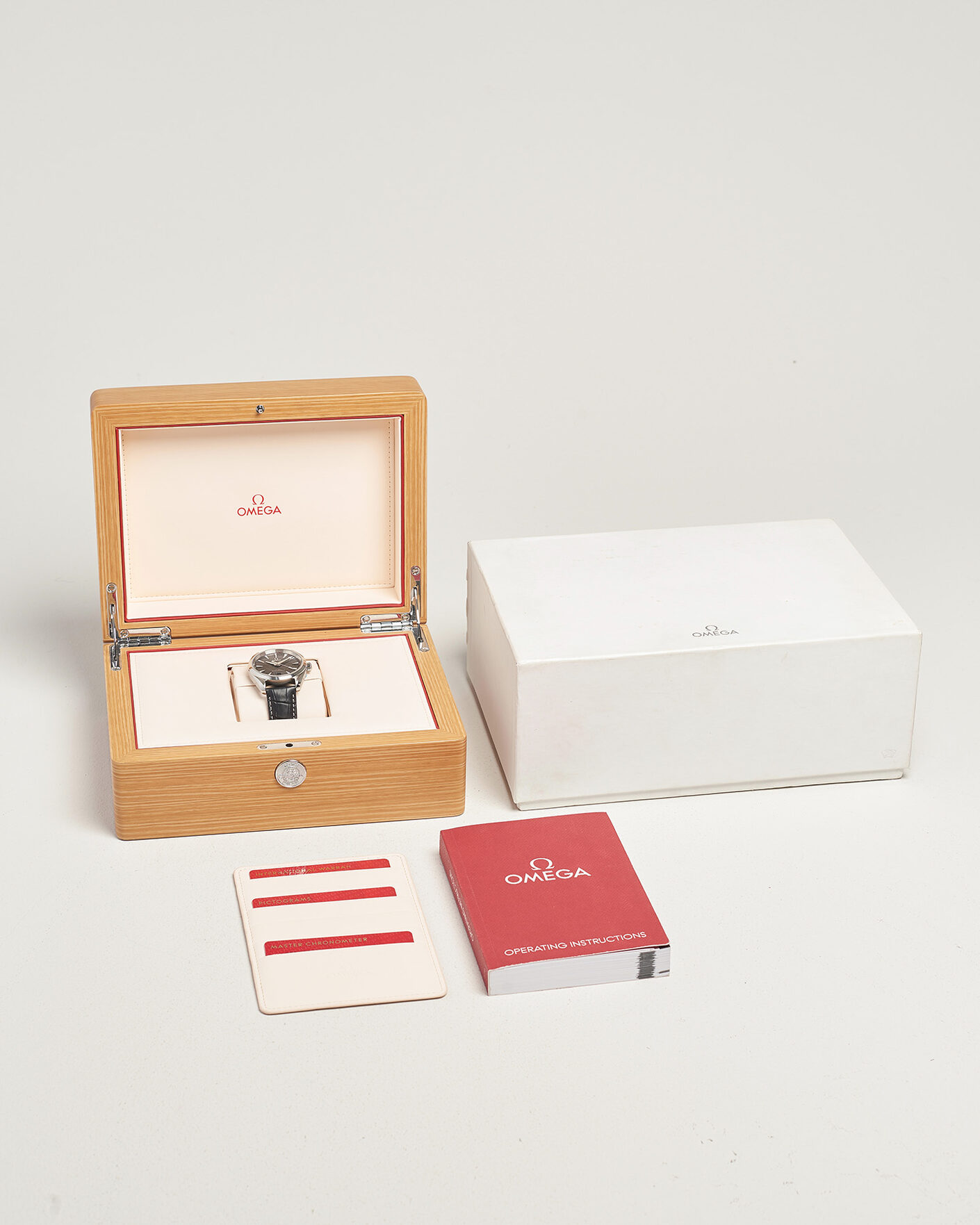 Men | Pre-Owned & Vintage Watches | Omega Pre-Owned | Aqua Terra 