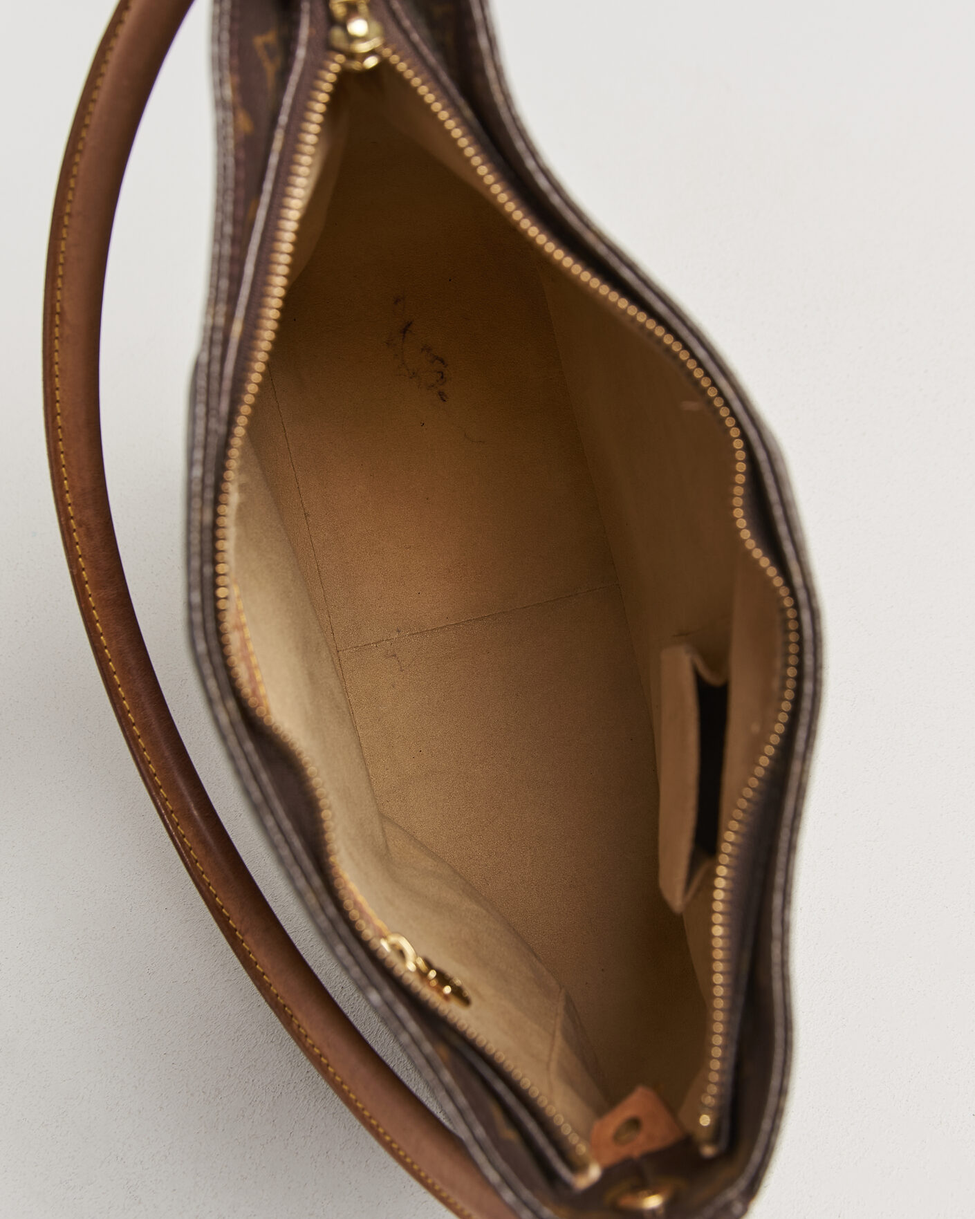 Men | Pre-Owned & Vintage Bags | Louis Vuitton Pre-Owned | Looping Handbag GM Monogram