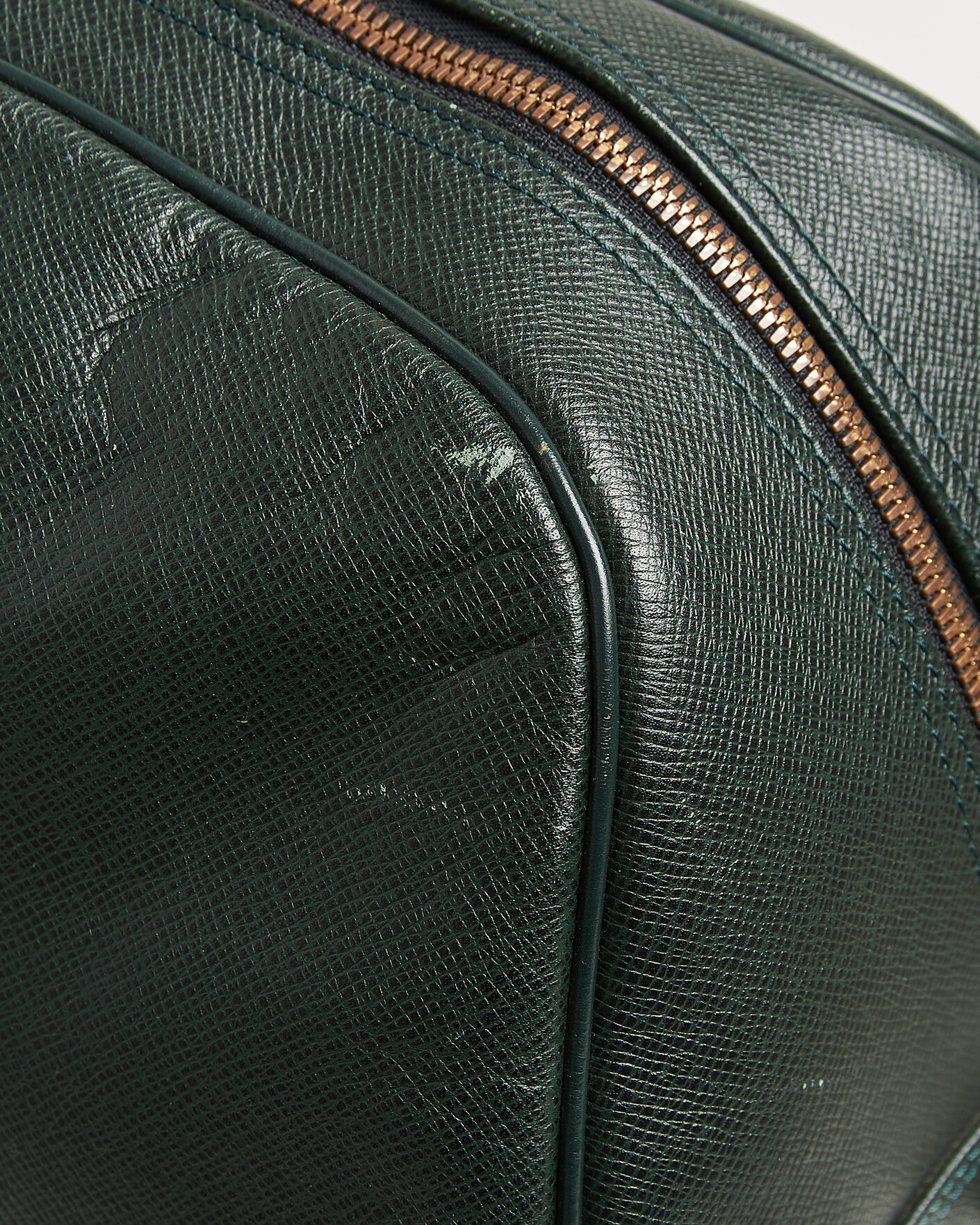 Men | Pre-Owned & Vintage Bags | Louis Vuitton Pre-Owned | Taiga Kendall GM Bag Green