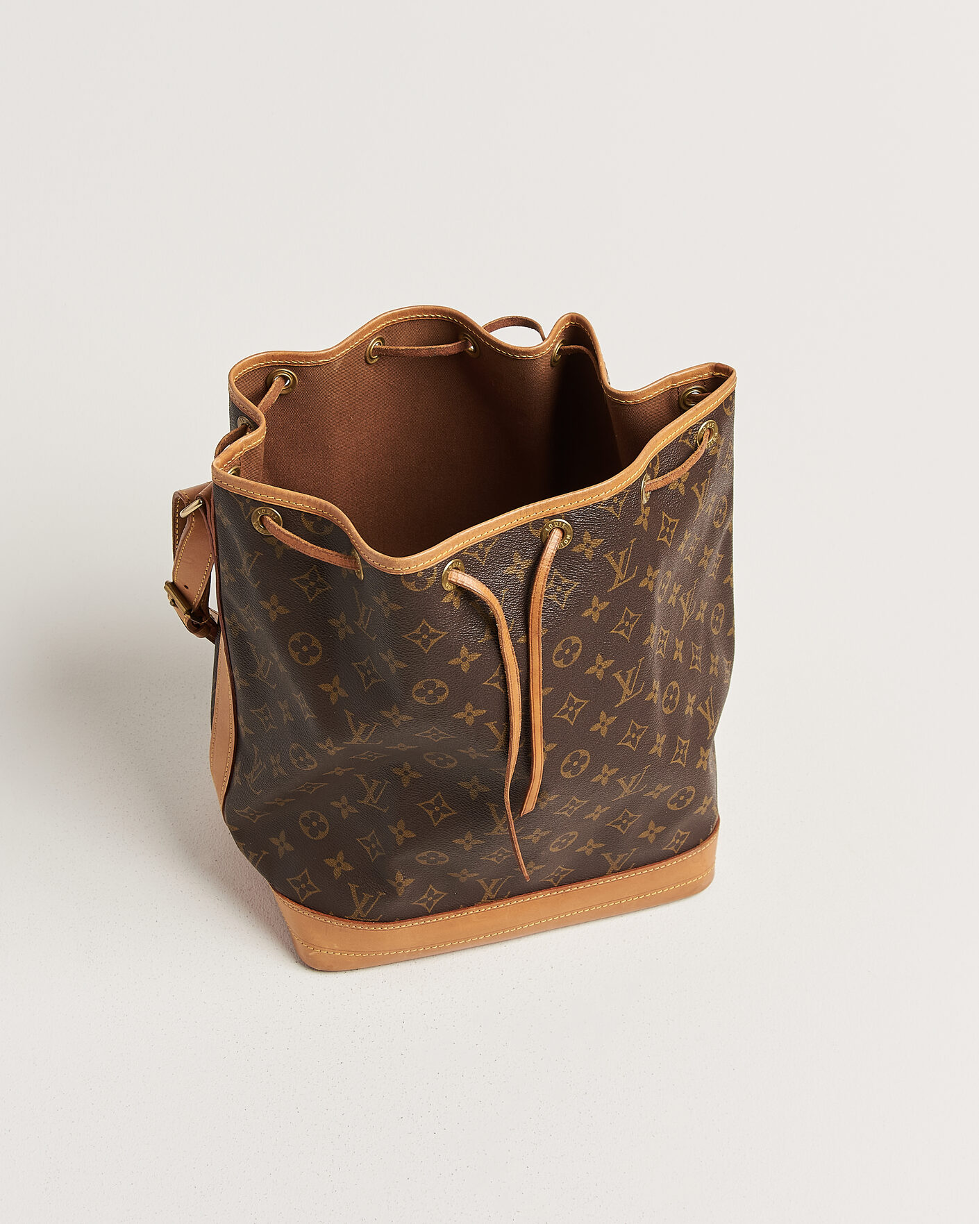 Men | Pre-Owned & Vintage Bags | Louis Vuitton Pre-Owned | Noé Monogram