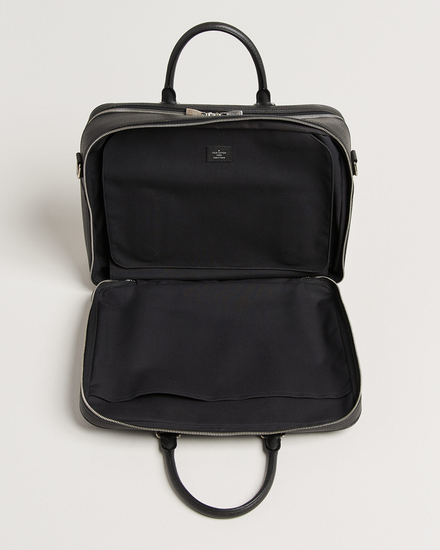 Men | Pre-Owned & Vintage Bags | Louis Vuitton Pre-Owned | Overnight Bag Taiga Leather Black
