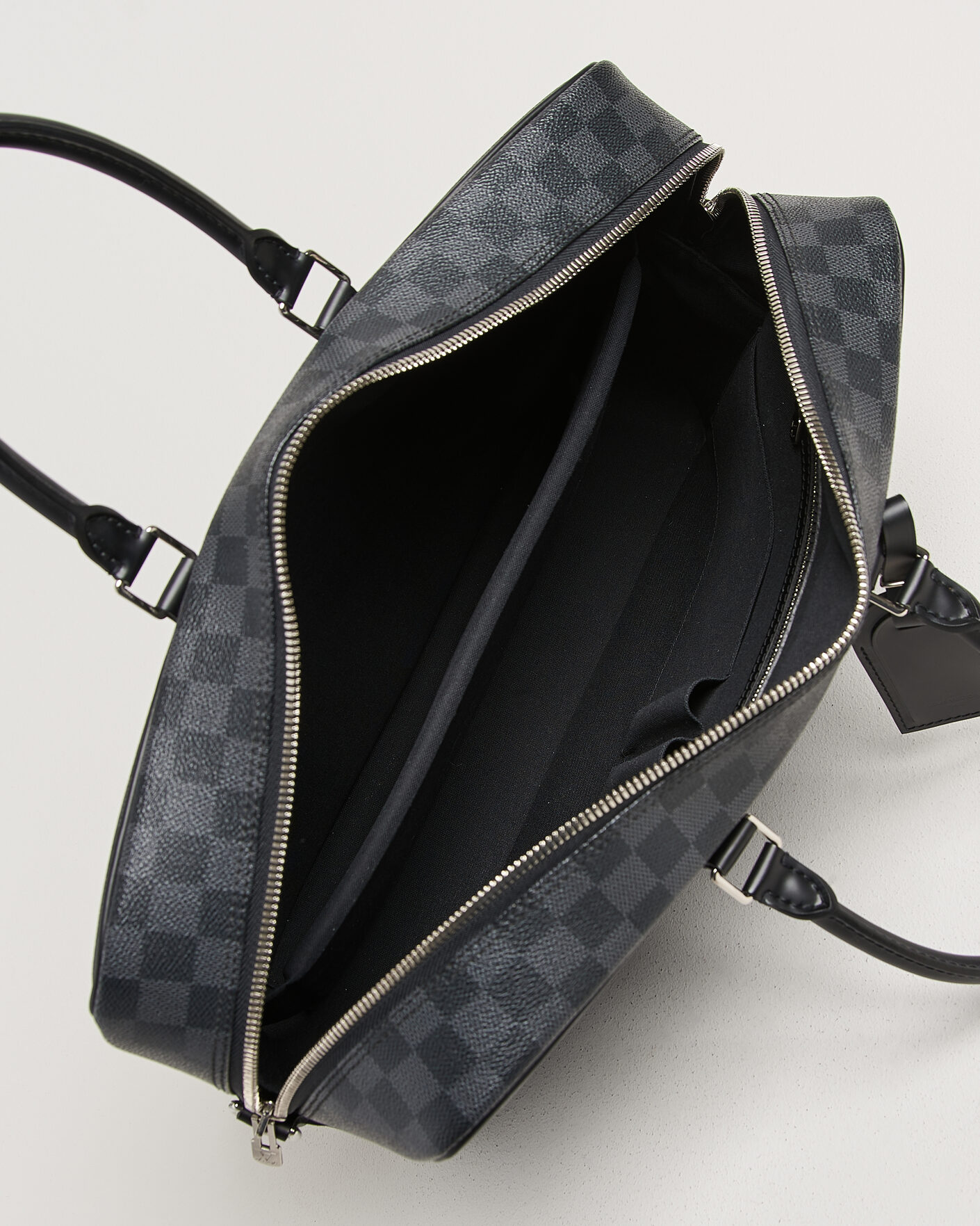 Men | Pre-Owned & Vintage Bags | Louis Vuitton Pre-Owned | Porte Documents Voyage Damier Graphite