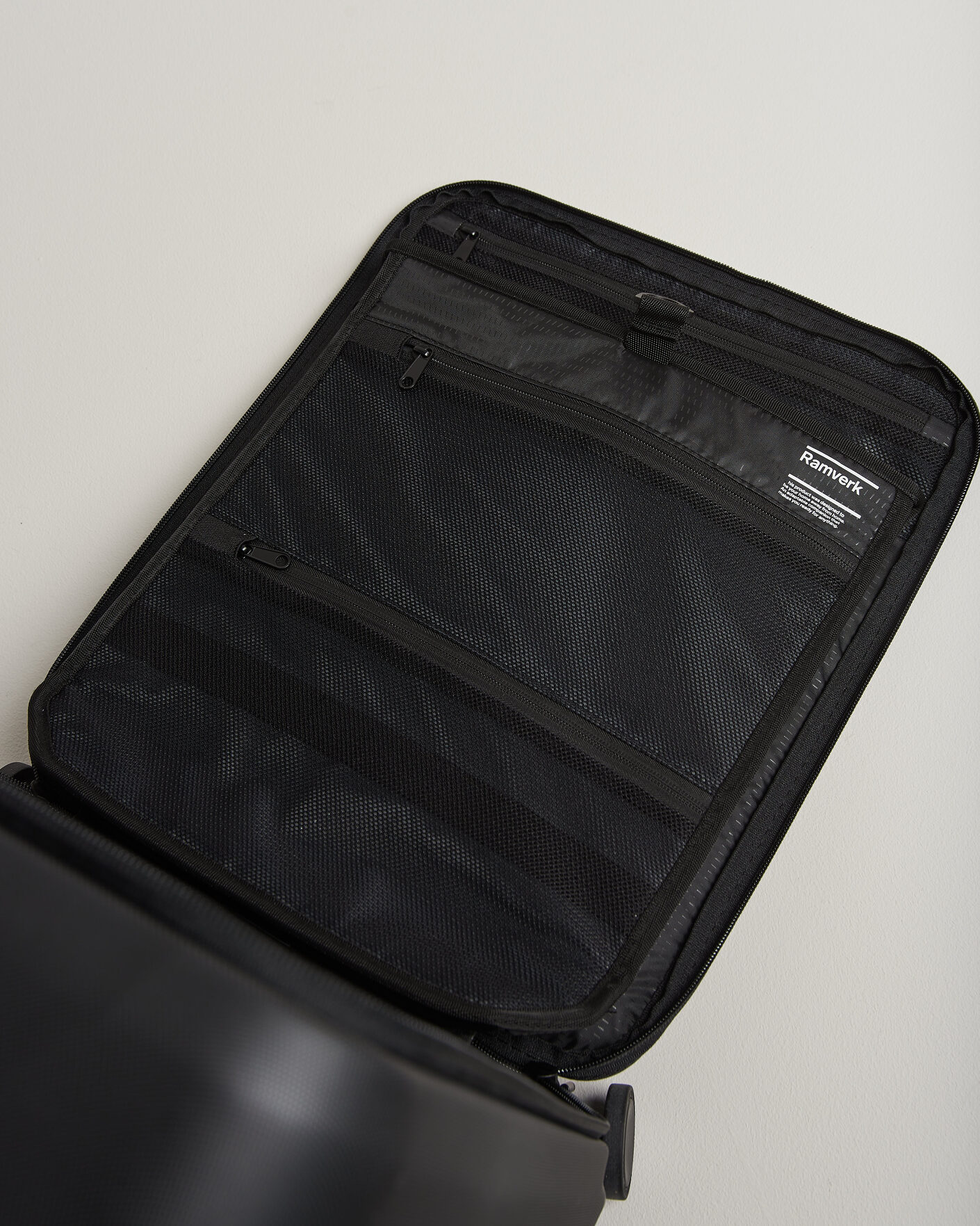 Men | Bags | DB | Ramverk Pro Front-Access Carry On Silver/Black