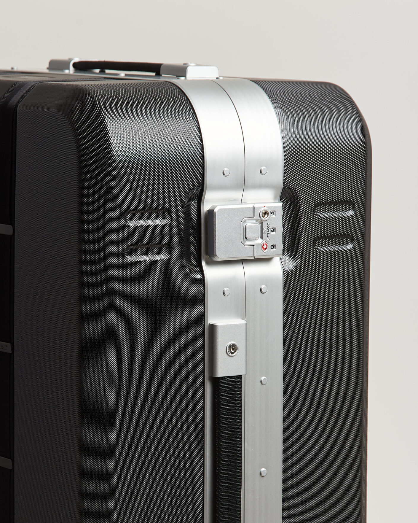 Men | Bags | DB | Ramverk Pro Check-In Luggage Large Silver/Black
