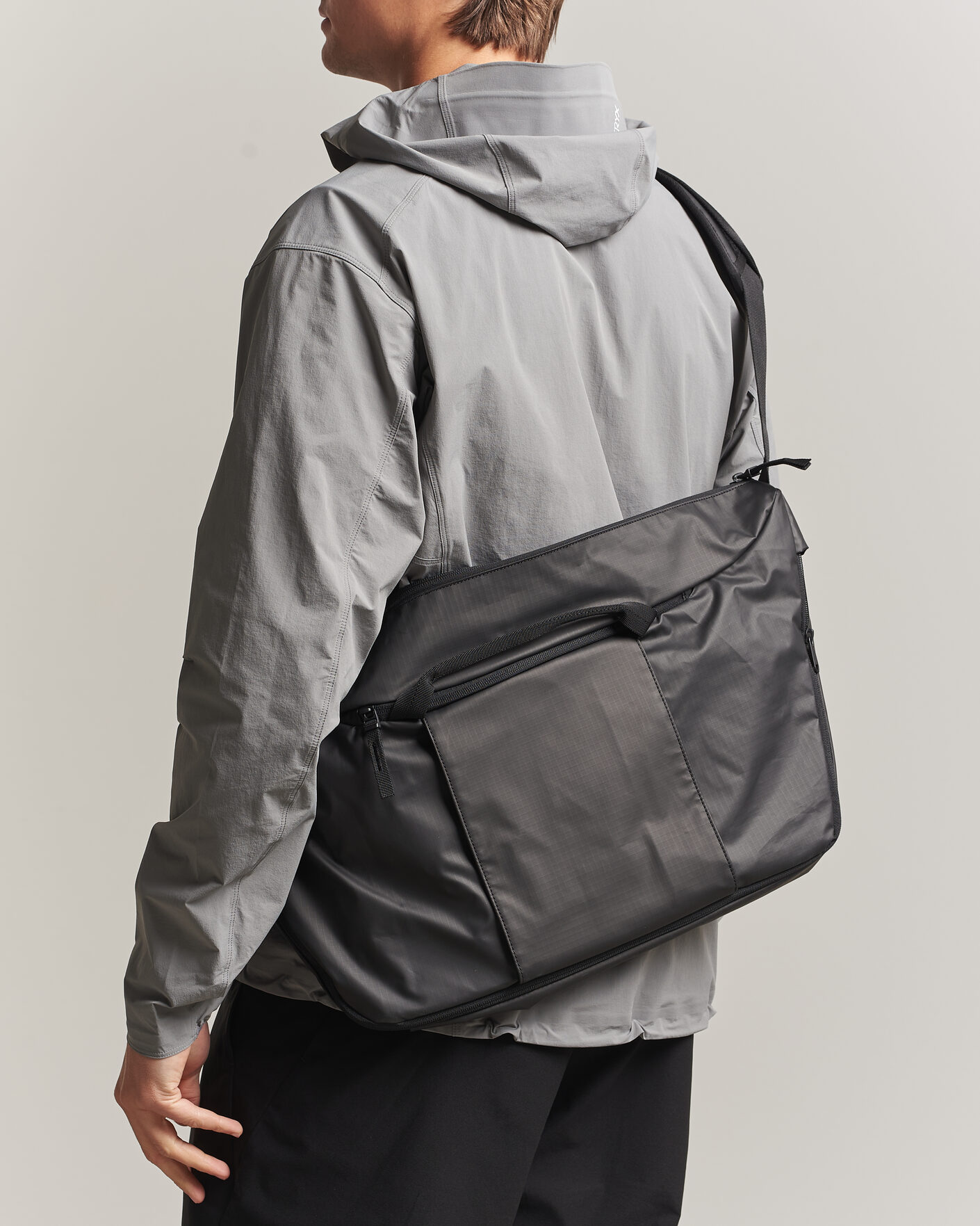 Men | Bags | DB | Ramverk Pro Sling Bag 24L Black Out