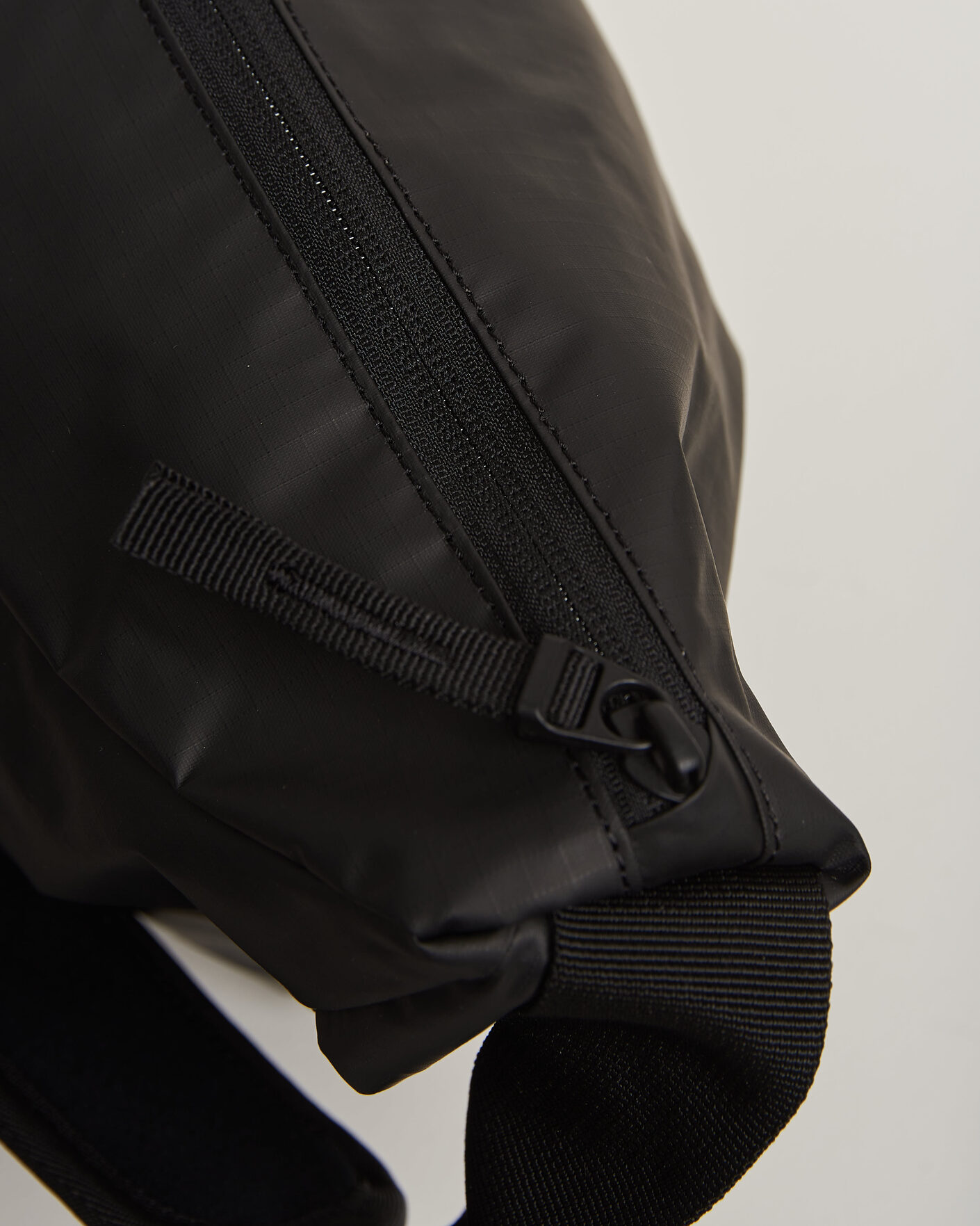 Men | Bags | DB | Ramverk Pro Sling Bag 24L Black Out