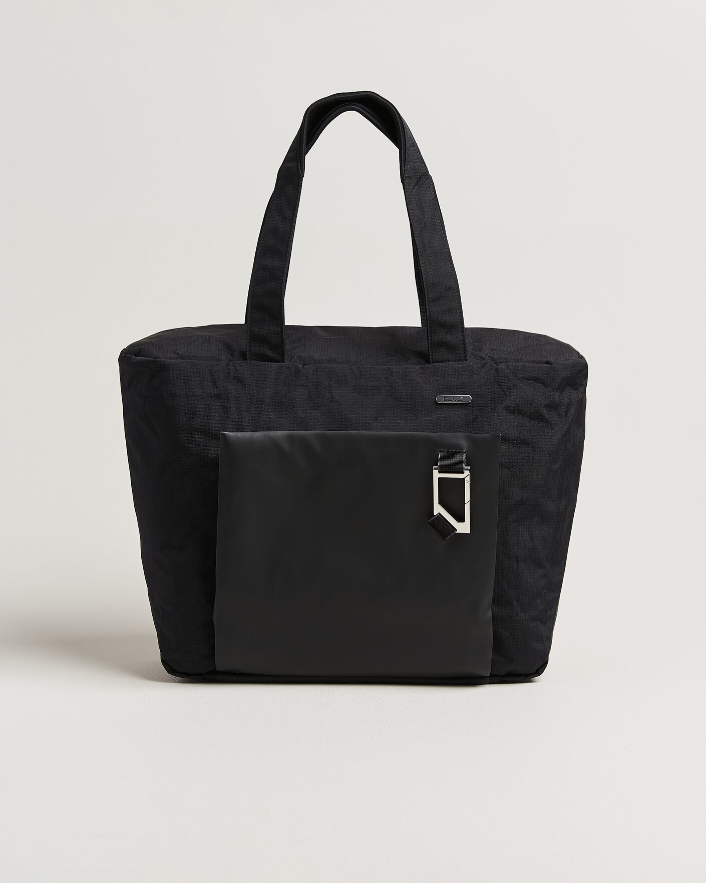 Men | Bags | DB | Entour Tote 22L Black Out
