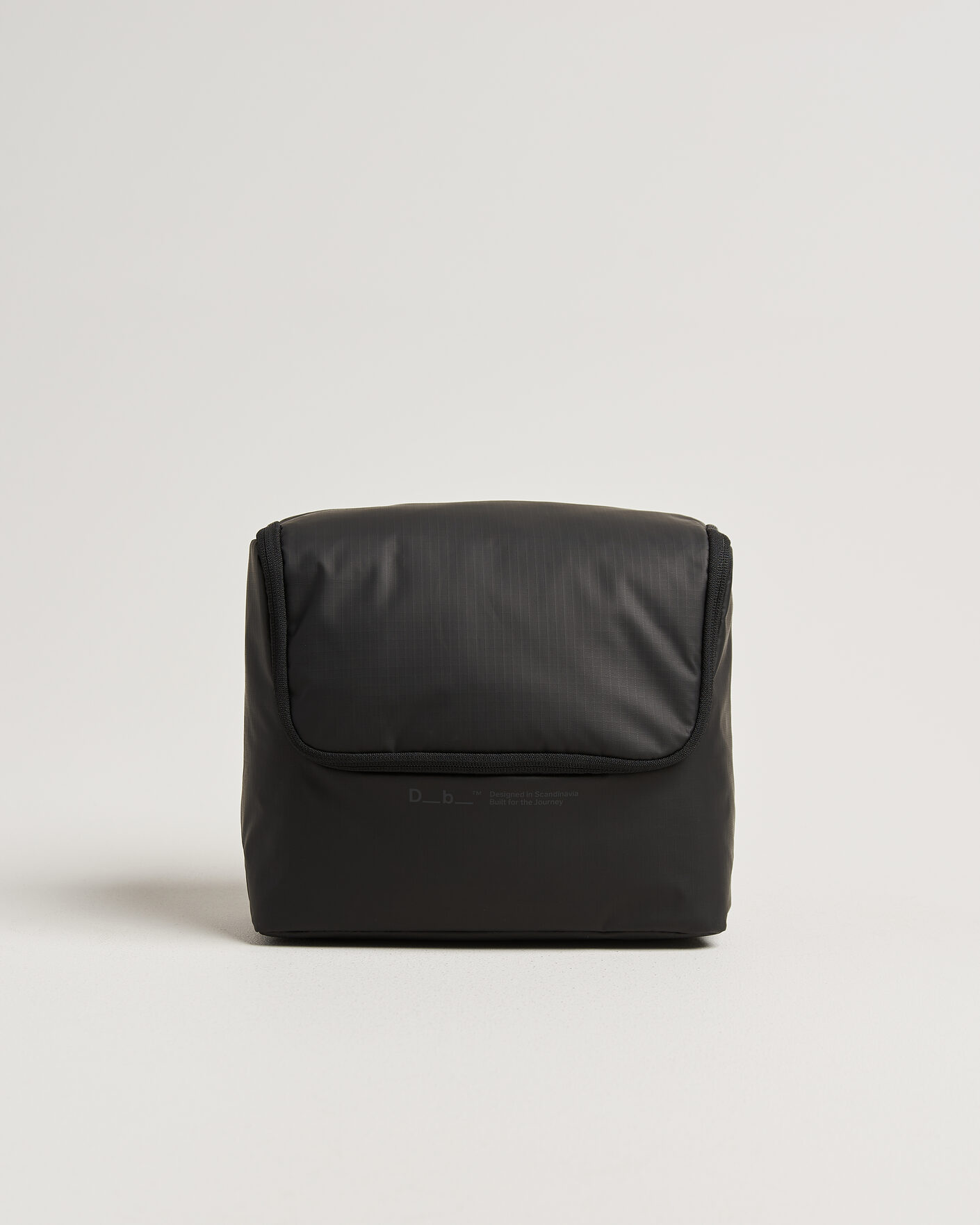 Men | DB Essential Wash Bag M Black Out | DB | Essential Wash Bag M Black Out
