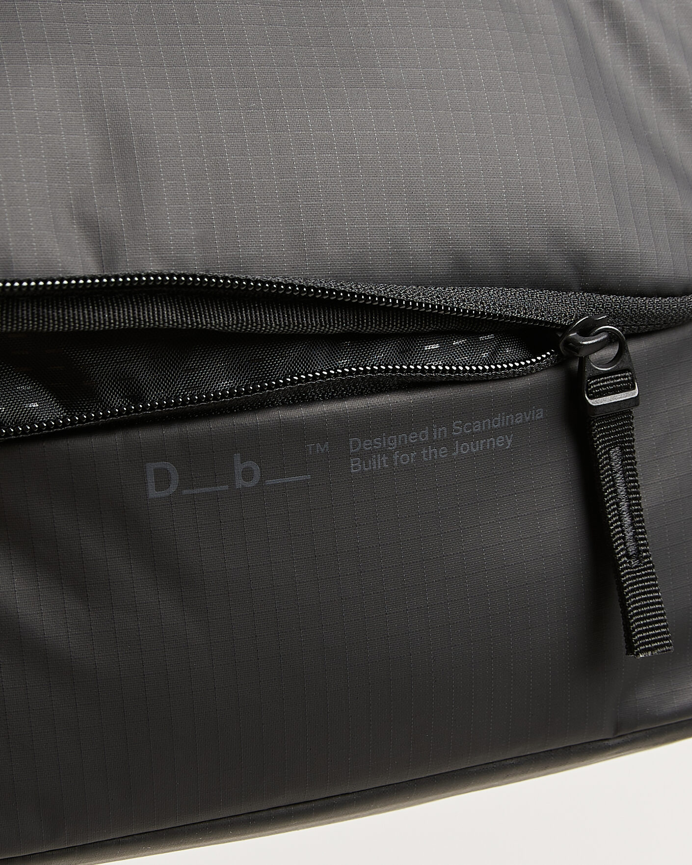 Men | DB Essential Wash Bag M Black Out | DB | Essential Wash Bag M Black Out