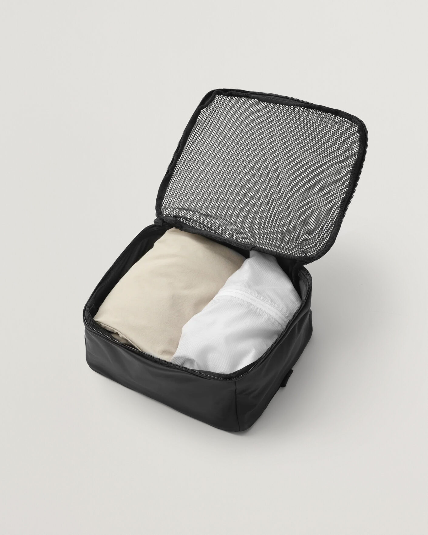 Men | Bags | DB | Essential Packing Cube M Black Out
