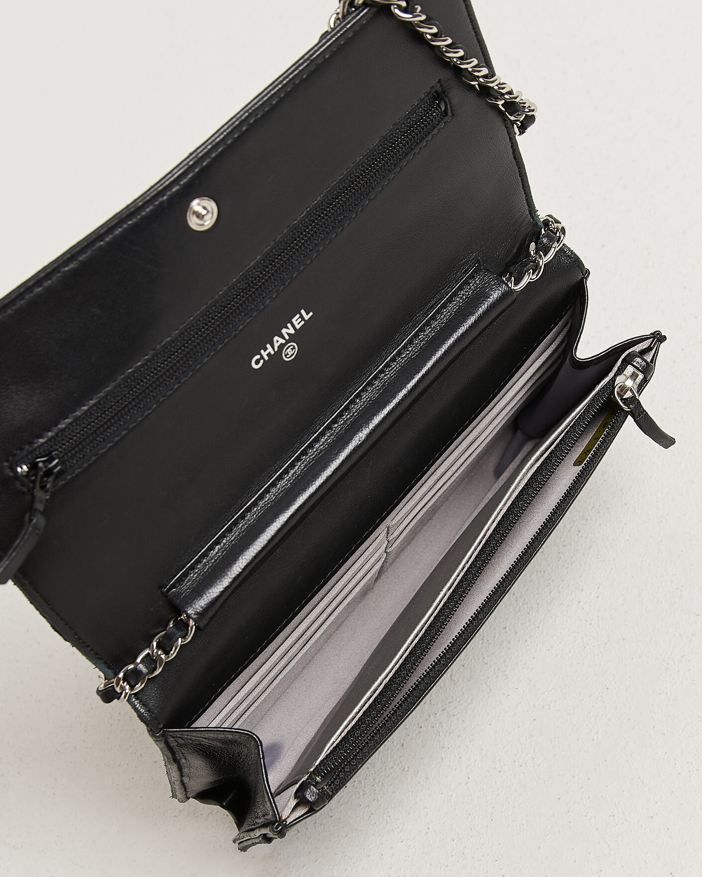 バッグ CHANEL camellia chain leather party bag Chanel Pre-Owned Wallet On Chain Camelia Lambskin Black at