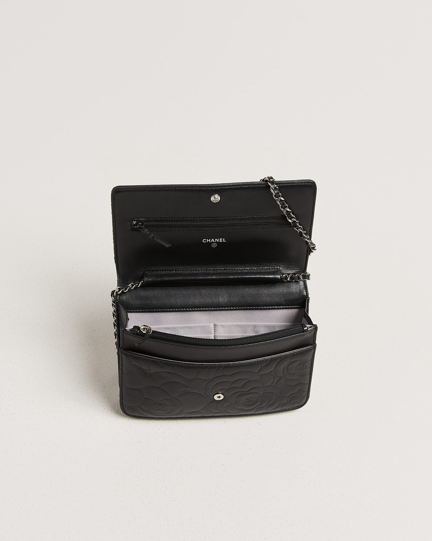Chanel Pre-Owned Wallet On Chain Camelia Lambskin Black at