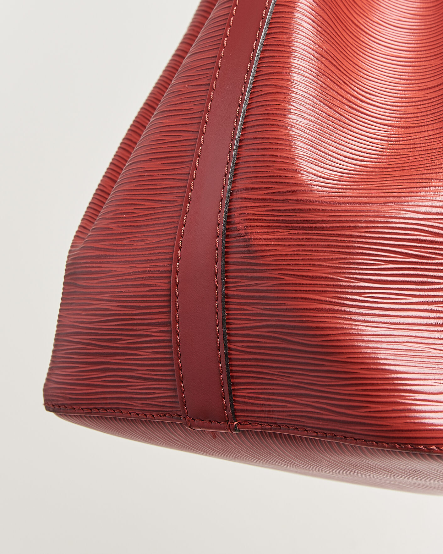 Men | Pre-Owned & Vintage Bags | Louis Vuitton Pre-Owned | Petit Noé Epi Leather Red
