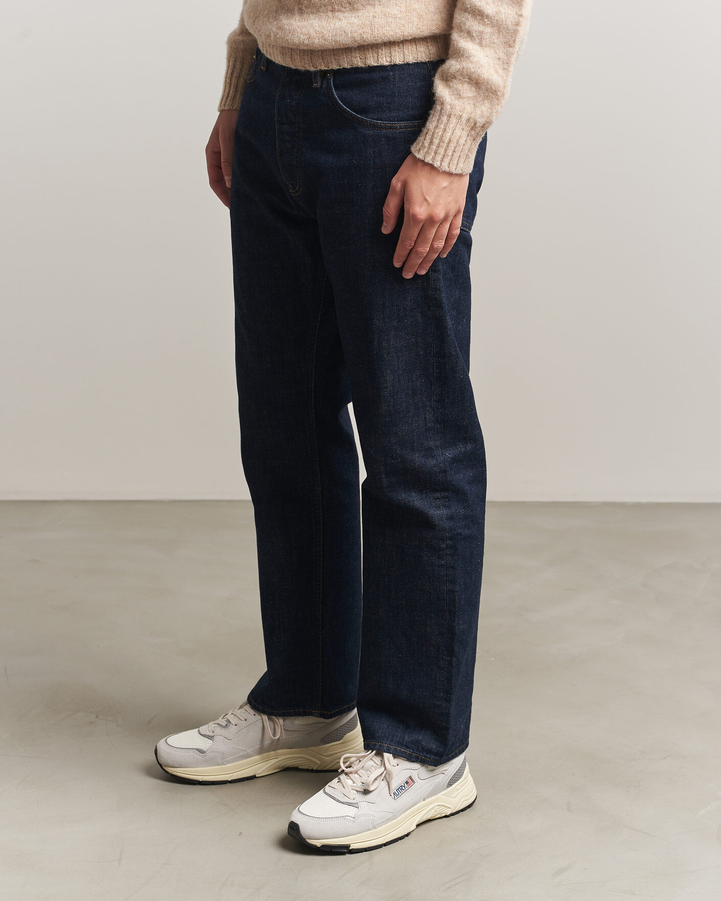 Men | Sneakers | Autry | Hyperway Low Suede Running Sneaker Light Grey