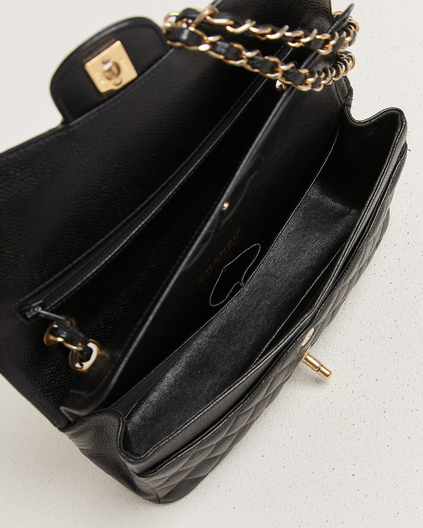 Men | Chanel Pre-Owned Classic Medium Double Flap Bag Caviar Leather Black | Chanel Pre-Owned | Classic Medium Double Flap Bag Caviar Leather Black