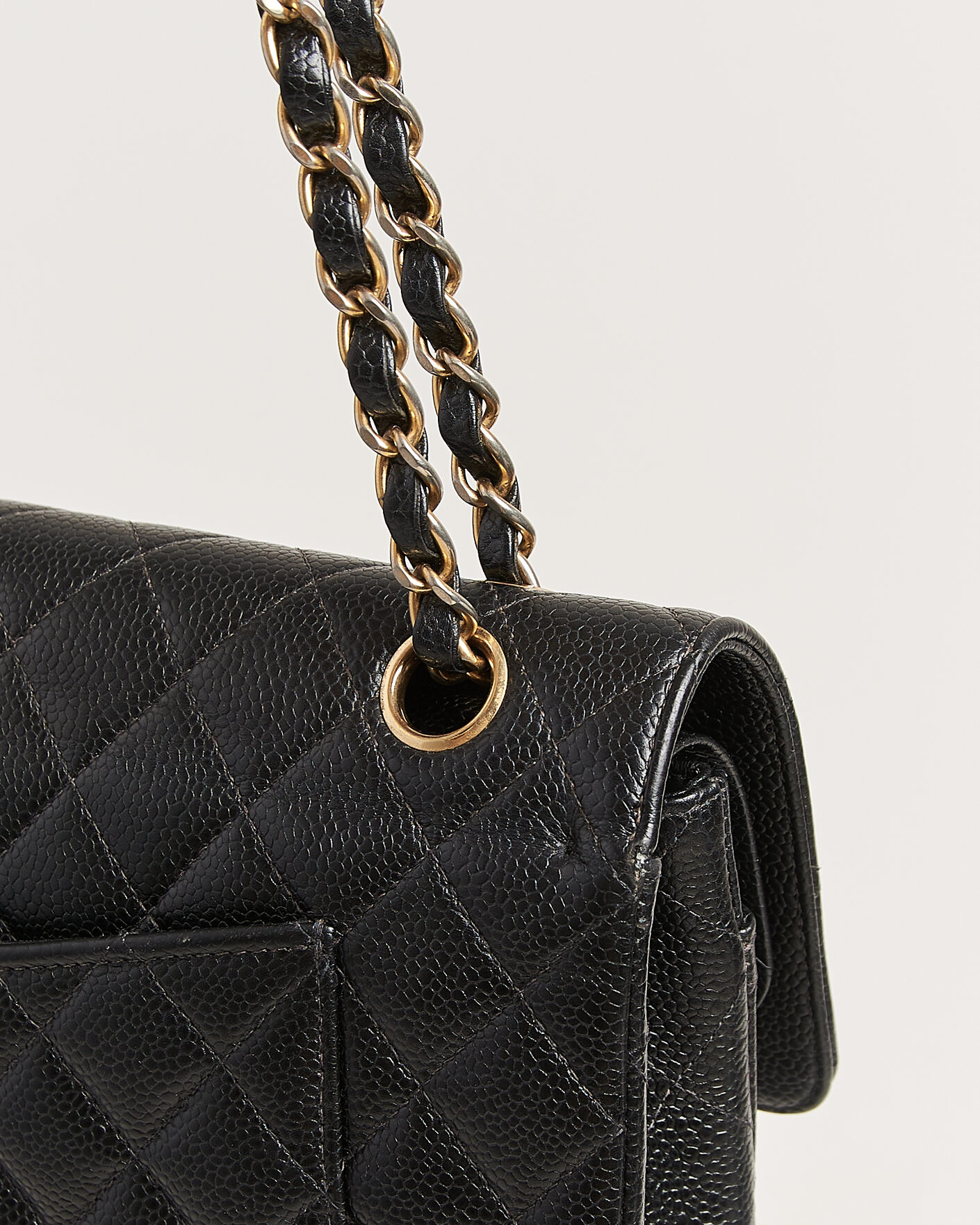 Men | Chanel Pre-Owned Classic Medium Double Flap Bag Caviar Leather Black | Chanel Pre-Owned | Classic Medium Double Flap Bag Caviar Leather Black