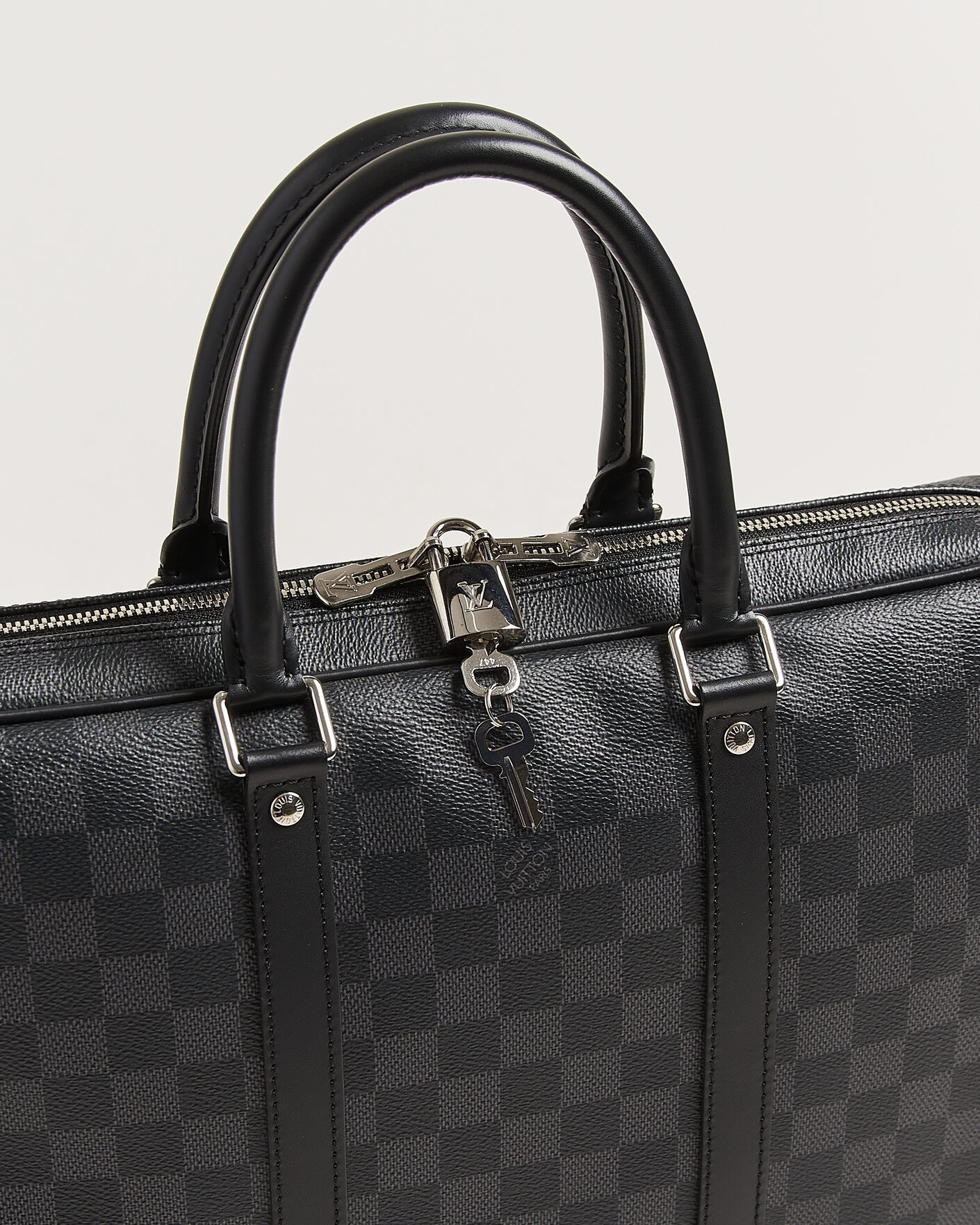 Men | Louis Vuitton Pre-Owned Porte Documents Damier Graphite | Louis Vuitton Pre-Owned | Porte Documents Damier Graphite