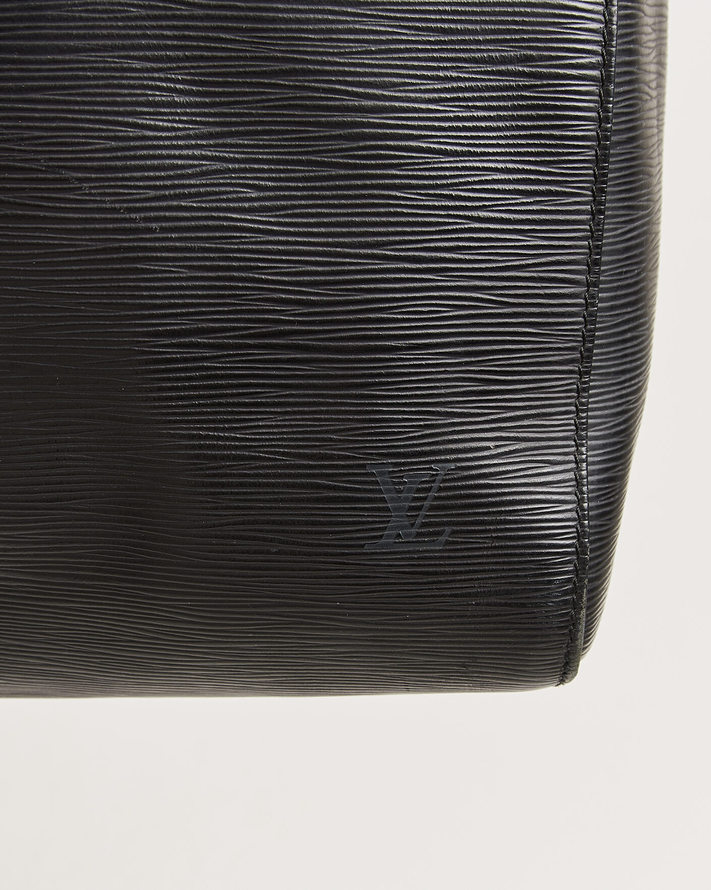 Men | Louis Vuitton Pre-Owned Keepall 50 Epi Leather Black | Louis Vuitton Pre-Owned | Keepall 50 Epi Leather Black