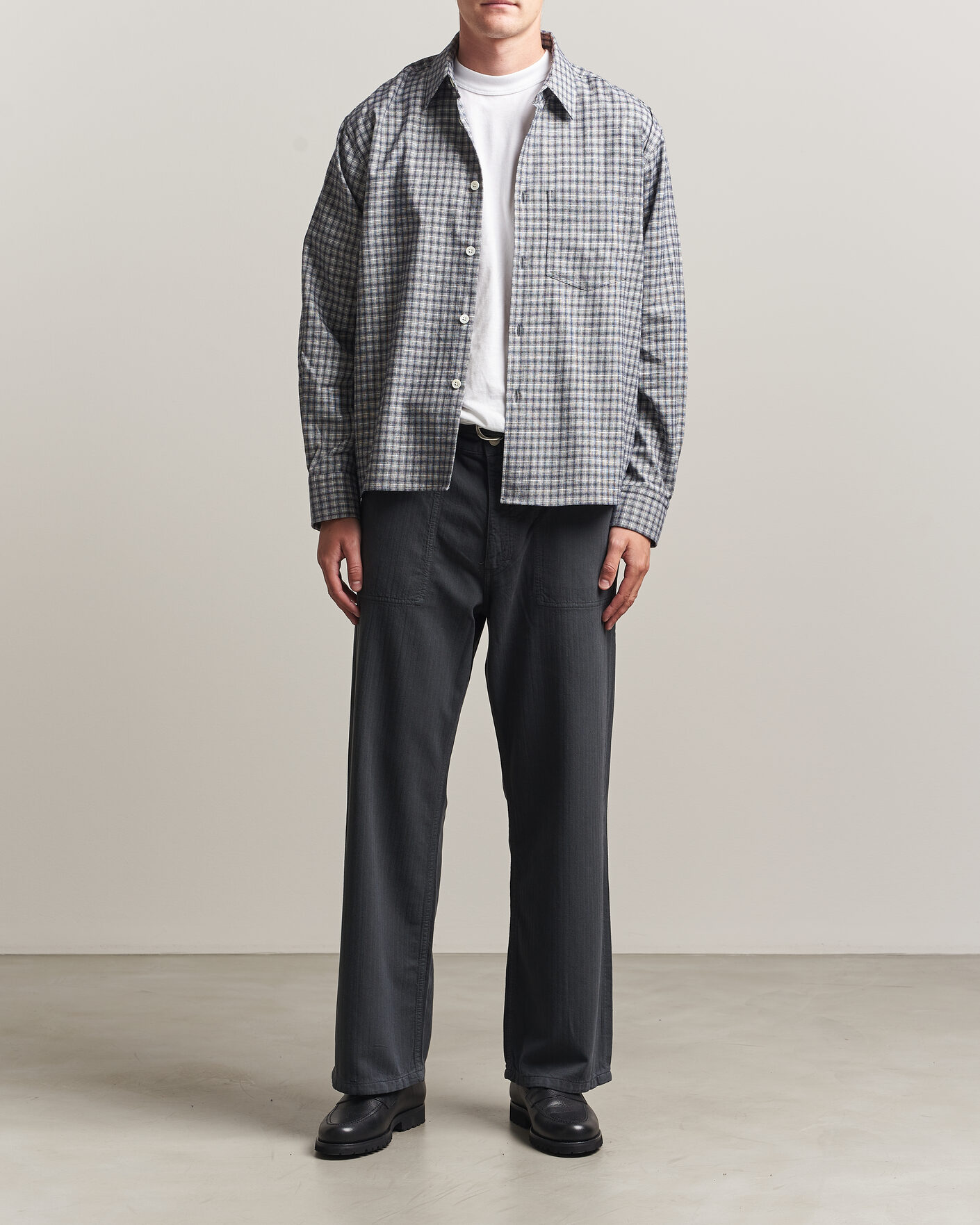 Men | Trousers | Jeanerica | Genua Worker Chino Chevron Anthracite
