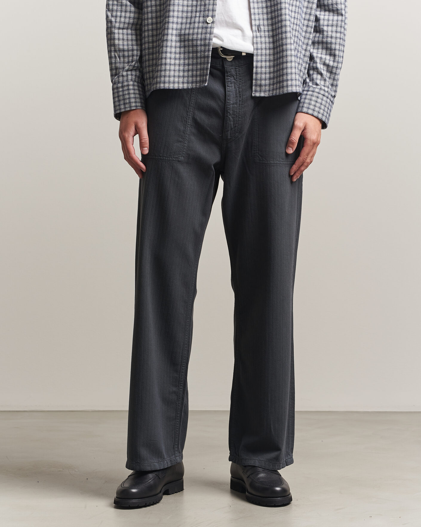 Men | Trousers | Jeanerica | Genua Worker Chino Chevron Anthracite