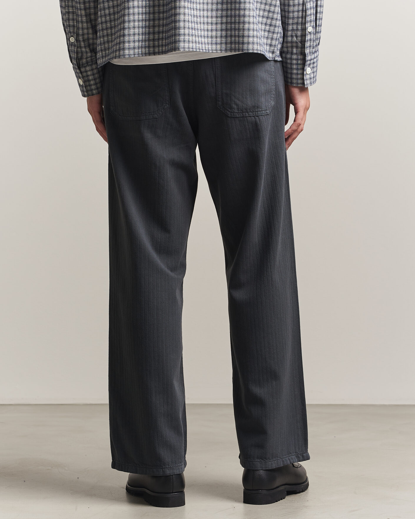 Men | Trousers | Jeanerica | Genua Worker Chino Chevron Anthracite
