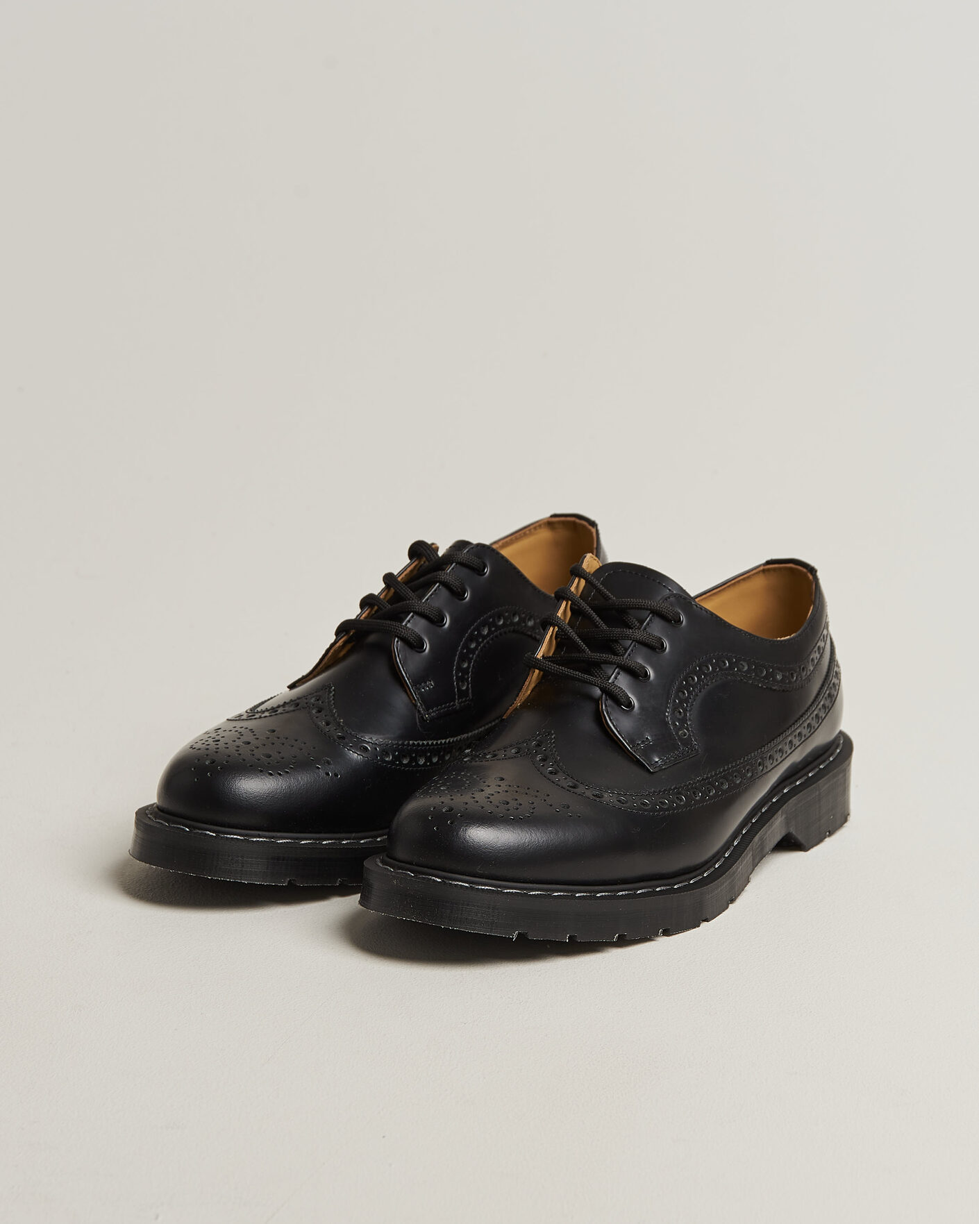 Men | Brogues | Solovair | American Brogue Shoe Black Shine