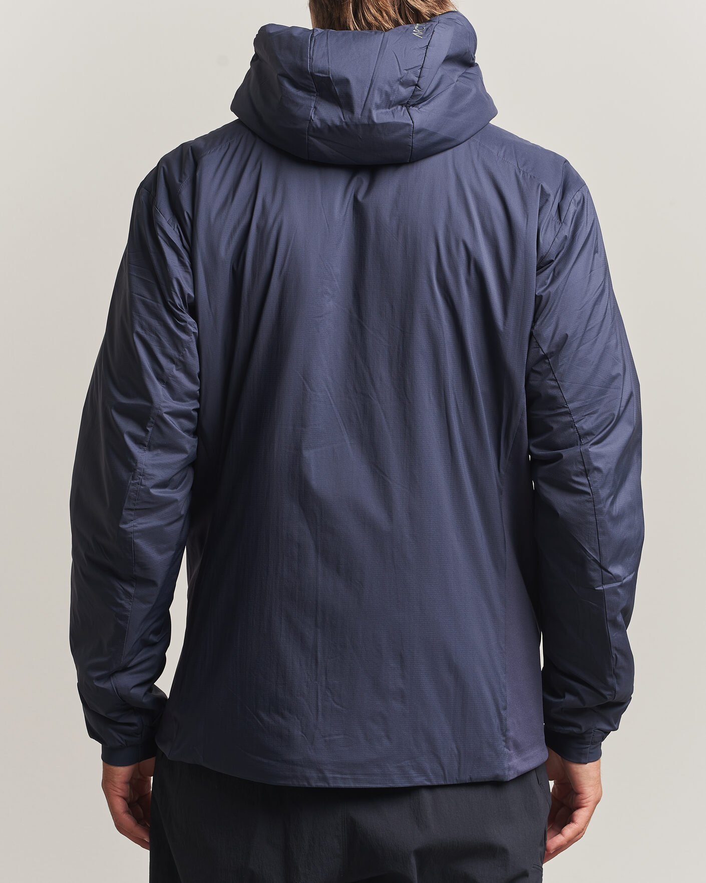 Men | Coats & Jackets | Arc'teryx | Atom Hooded Jacket Black Sapphire