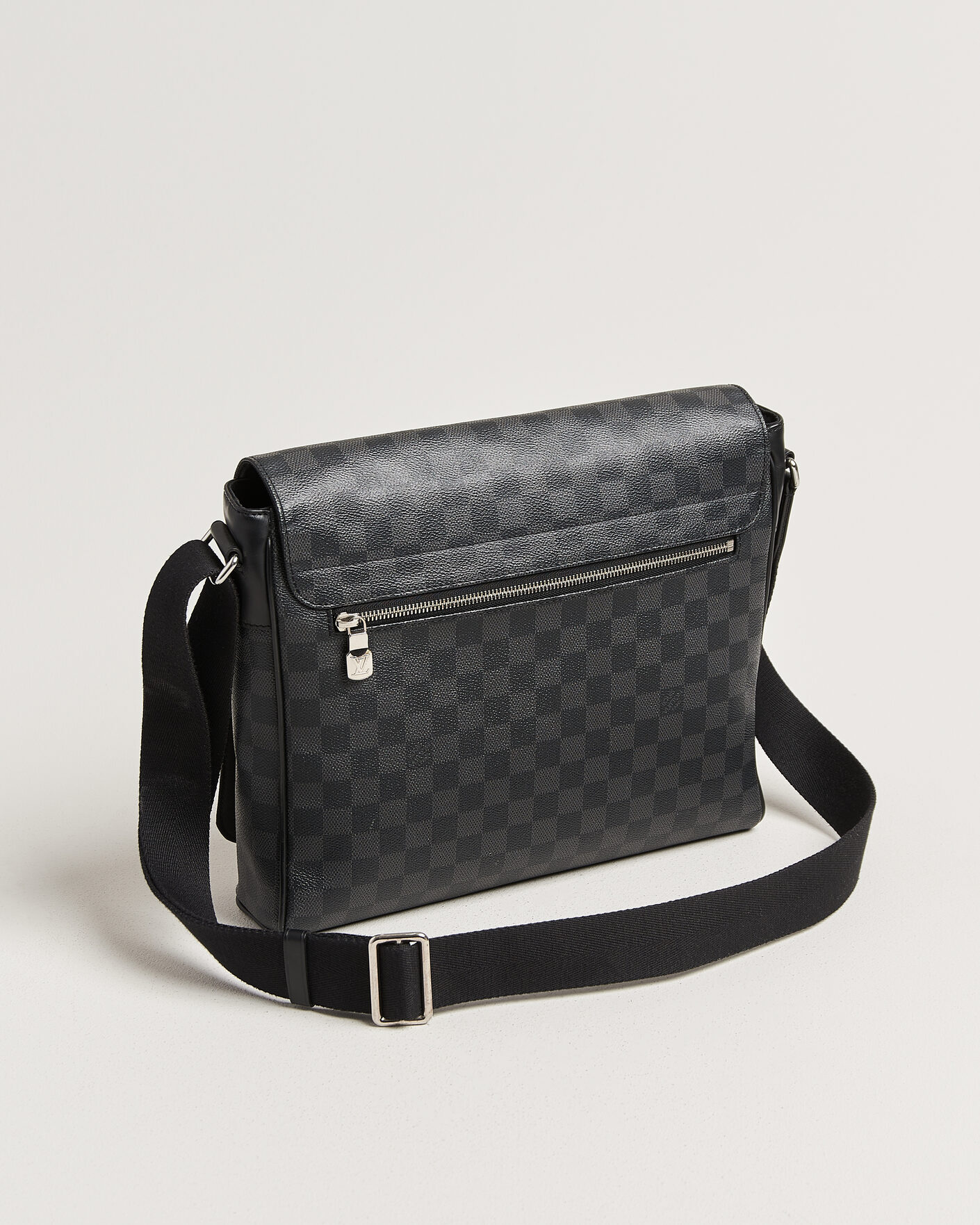 Men | Pre-Owned & Vintage Bags | Louis Vuitton Pre-Owned | Louis Vuitton District Messenger Bag MM Damier Graphite