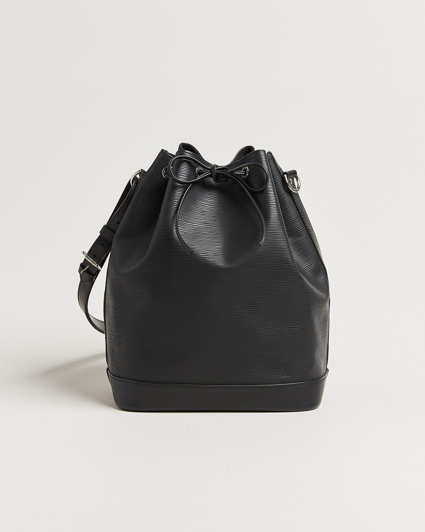 Men | Pre-Owned & Vintage Bags | Louis Vuitton Pre-Owned | Noé Epi Leather Black