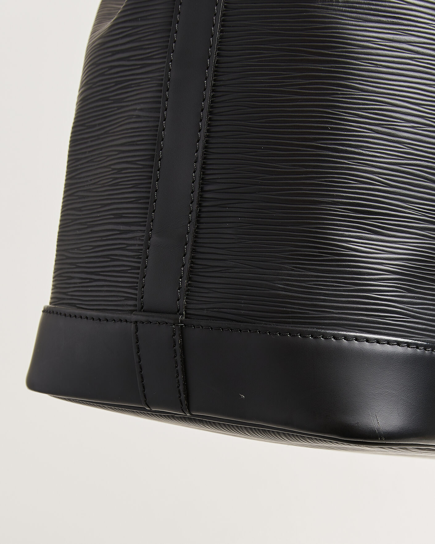 Men | Pre-Owned & Vintage Bags | Louis Vuitton Pre-Owned | Noé Epi Leather Black