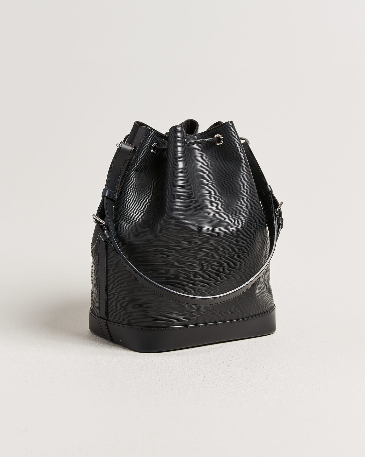 Men | Pre-Owned & Vintage Bags | Louis Vuitton Pre-Owned | Noé Epi Leather Black