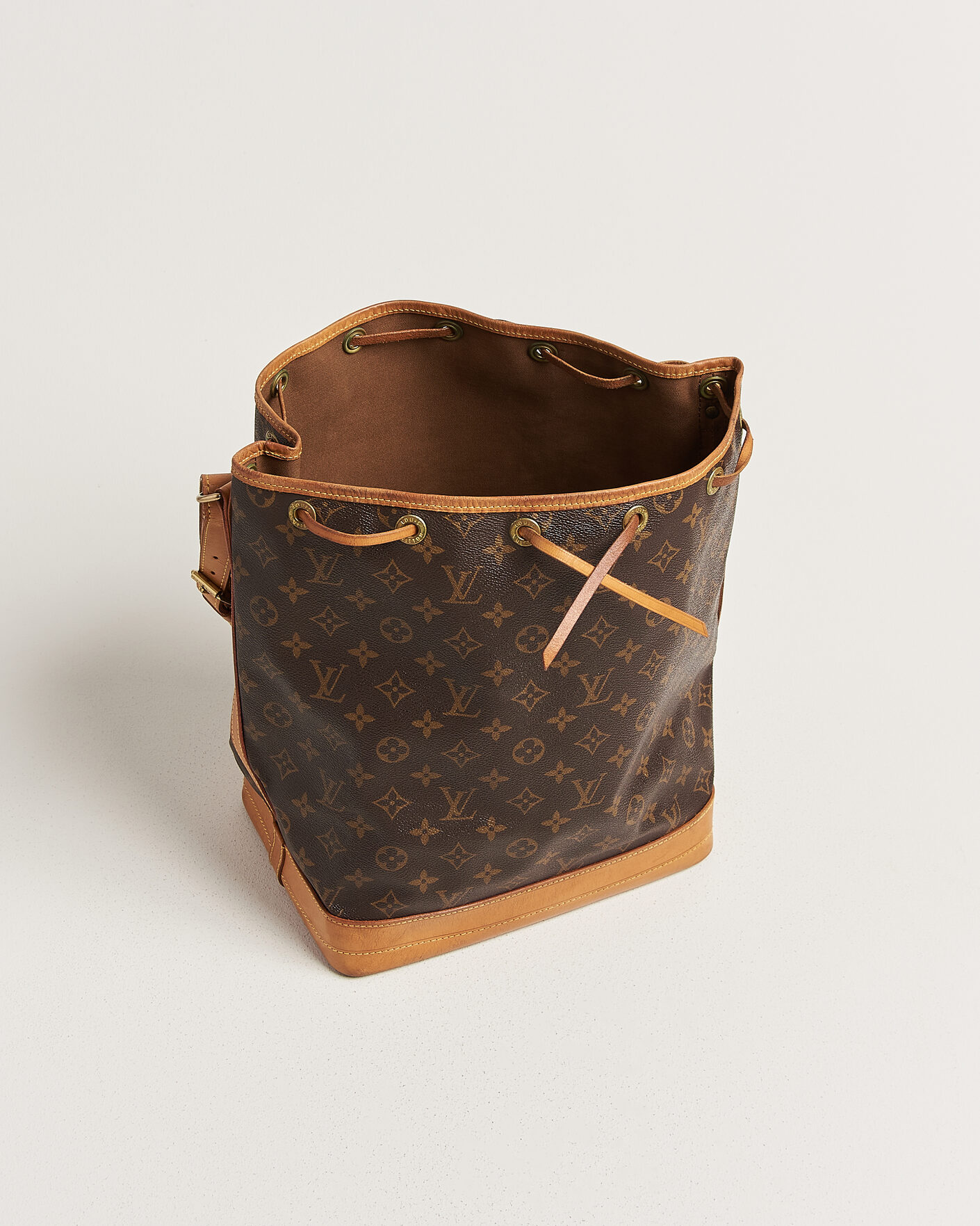 Men | Pre-Owned & Vintage Bags | Louis Vuitton Pre-Owned | Noé Monogram