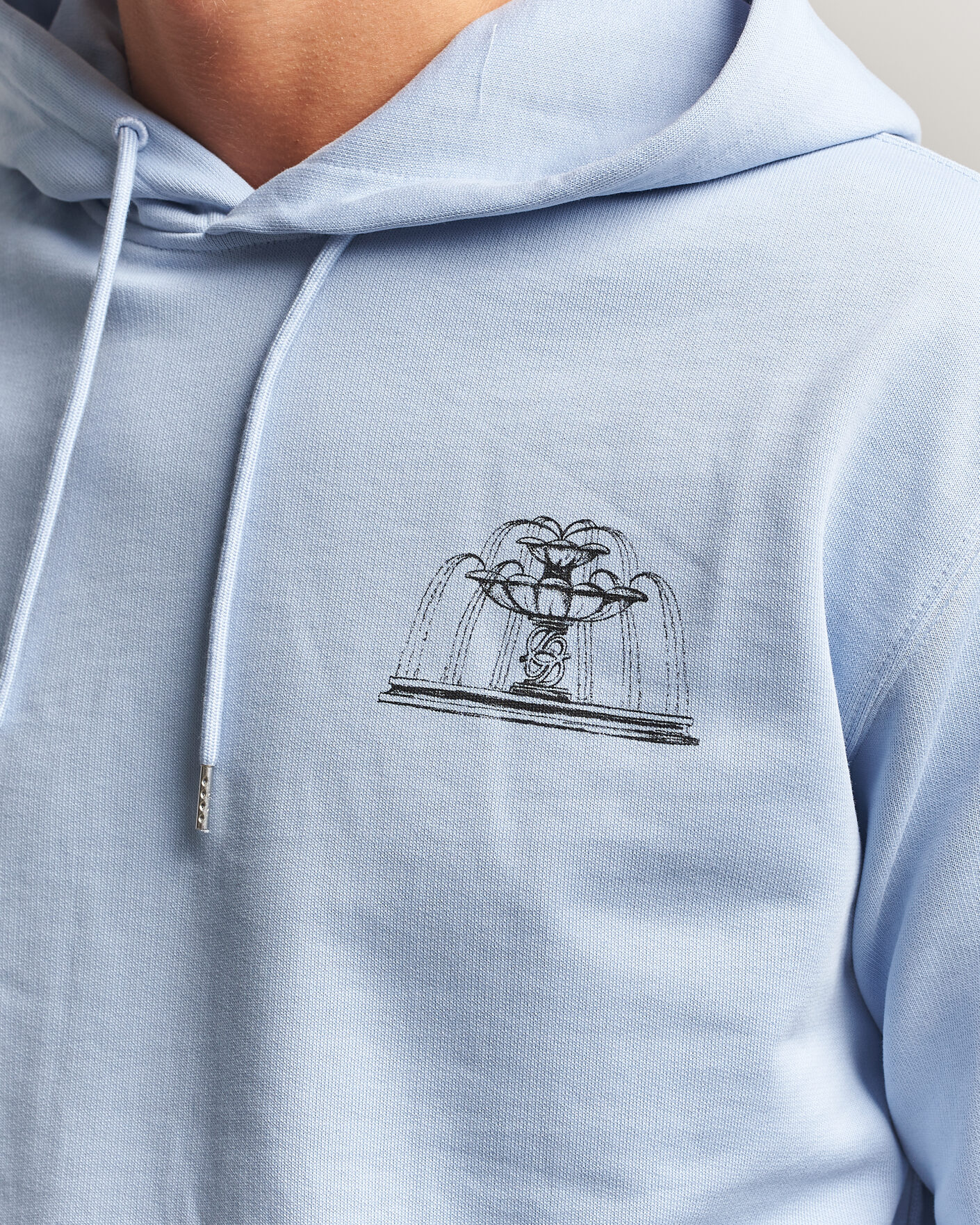 Men | Sweaters & Knitwear | Drôle de Monsieur | Fountain Printed Hoodie Light Blue