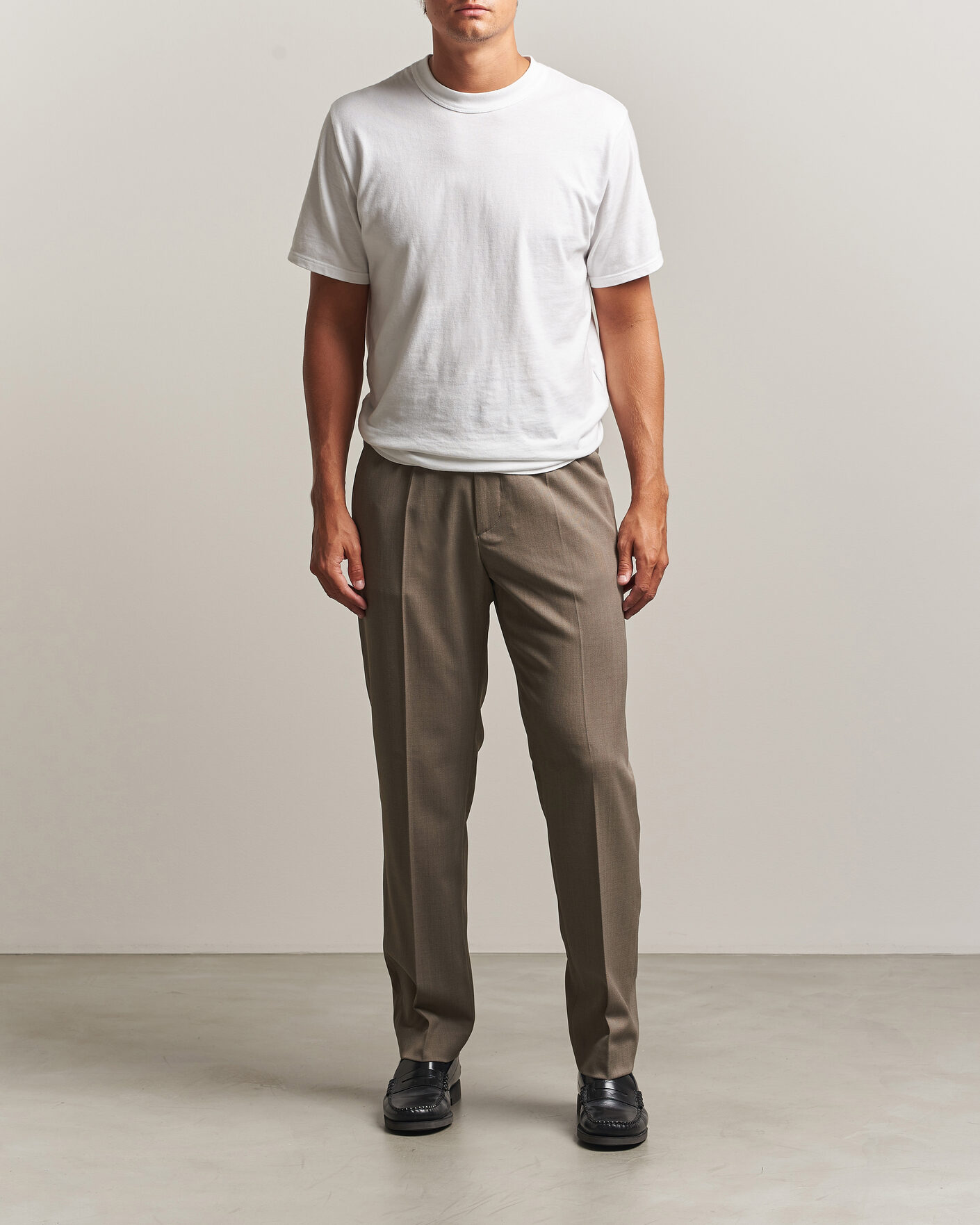 Men | Trousers | Filippa K | Theo Relaxed Wool Trousers Stone Taupe