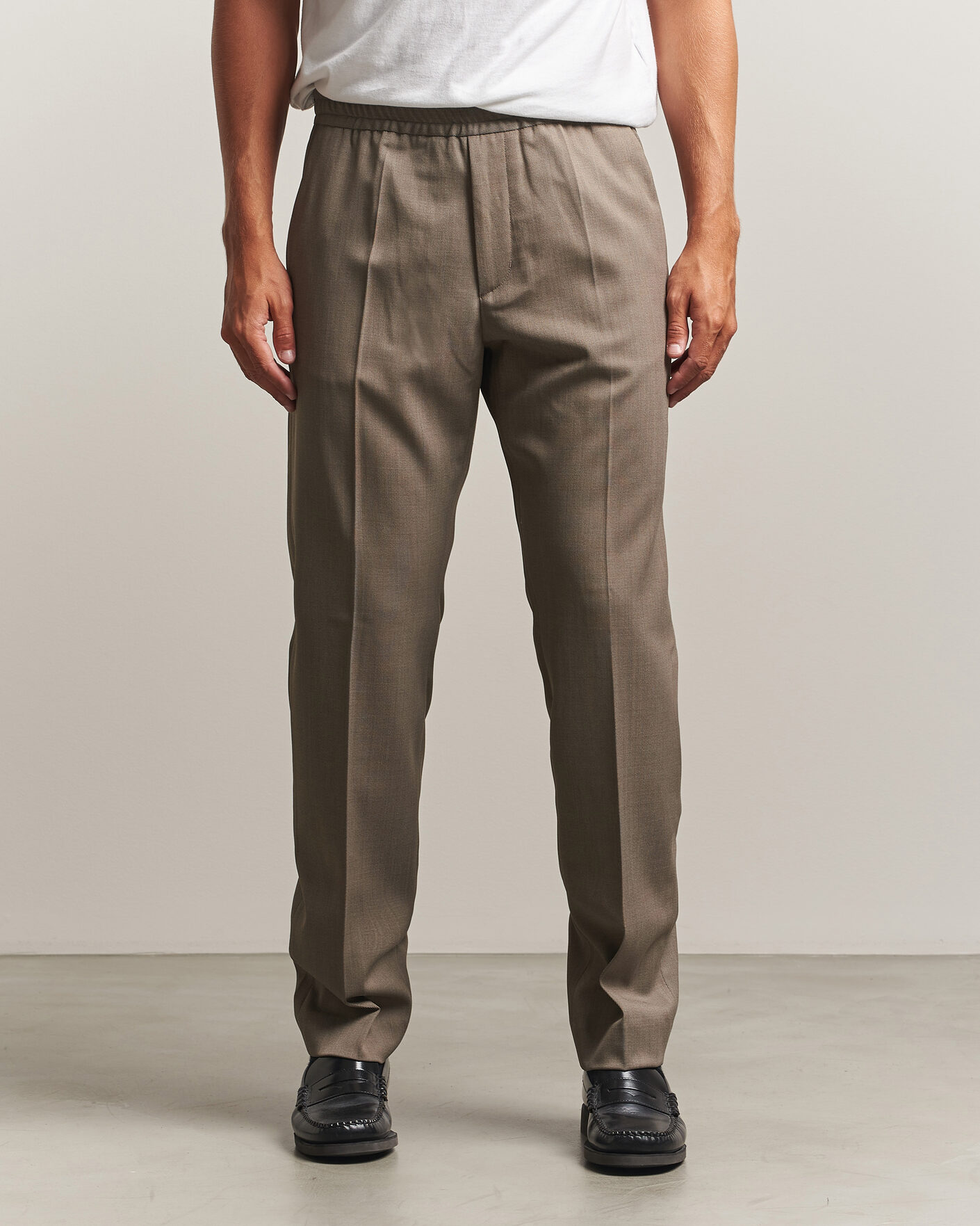 Men | Trousers | Filippa K | Theo Relaxed Wool Trousers Stone Taupe