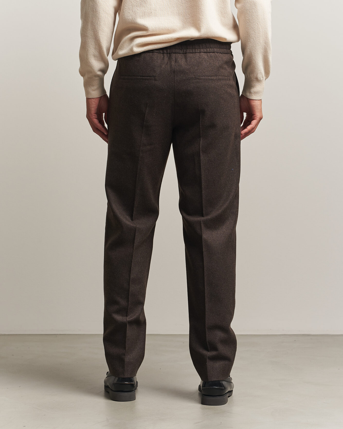 Men | Trousers | Filippa K | Theo Relaxed Flannel Trousers Walnut Brown