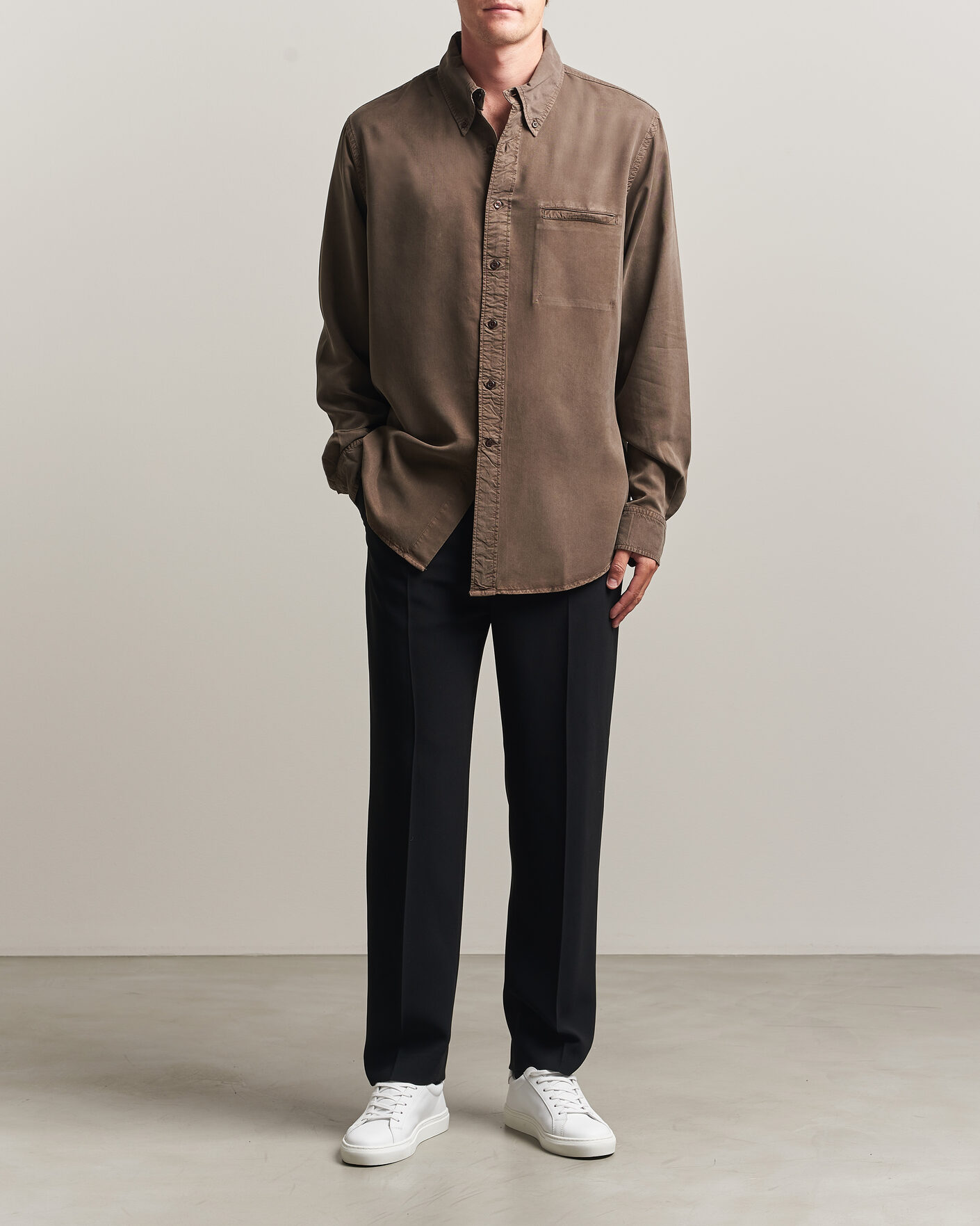 Men | Shirts | Filippa K | Zack Lyocell Shirt Ebony Brown