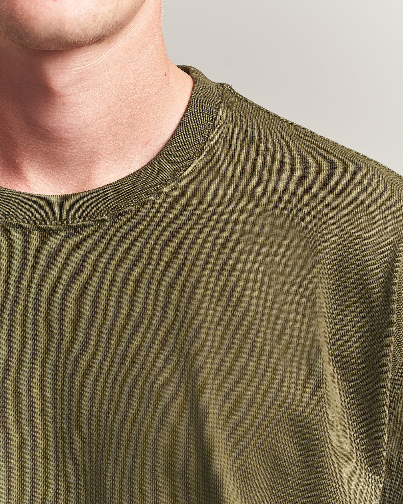 Men | T-Shirts | Filippa K | Heavy Cotton Crew Neck T-Shirt Dark Moss Green