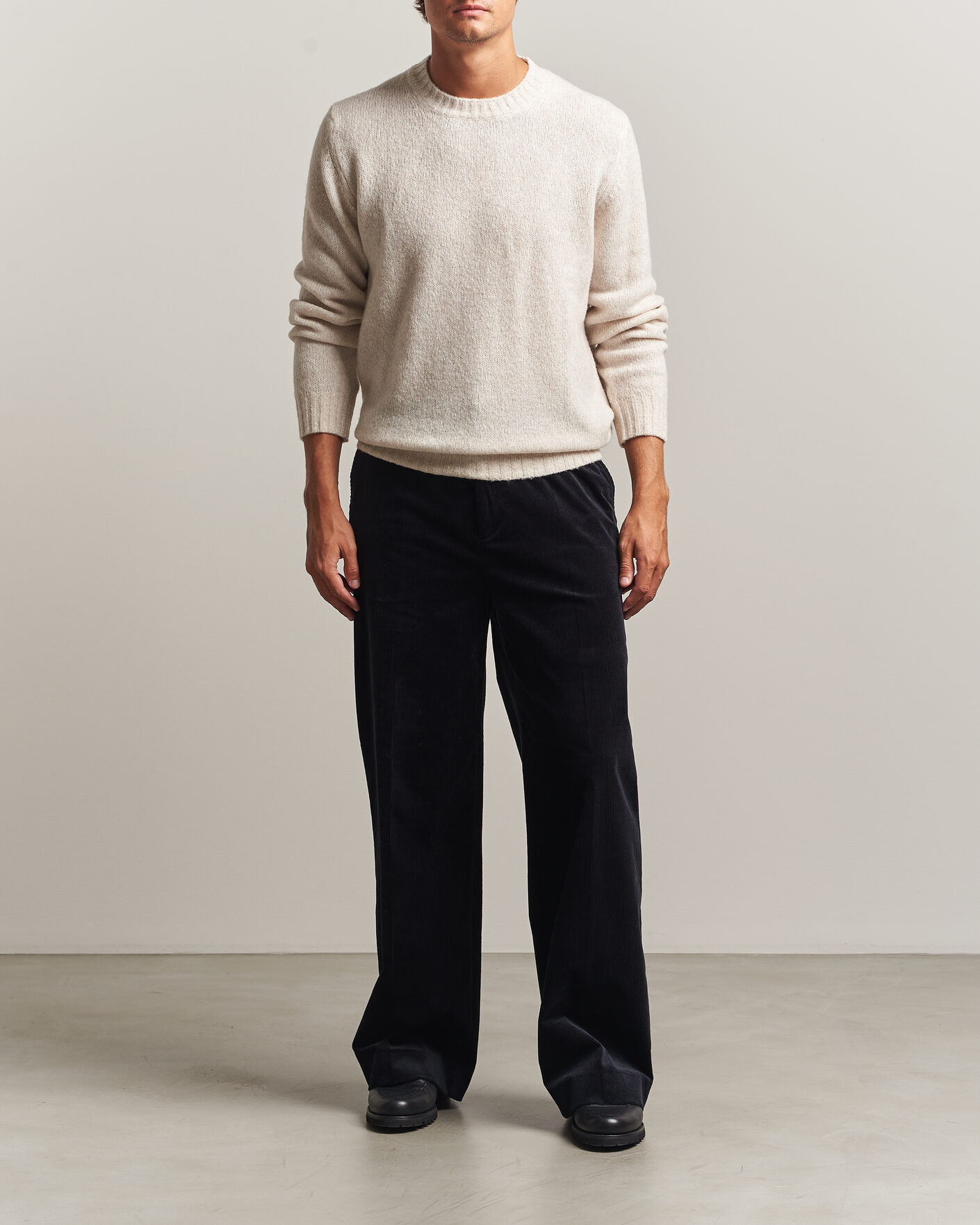Men | Trousers | Filippa K | Hector Corduroy Trousers Dark Navy