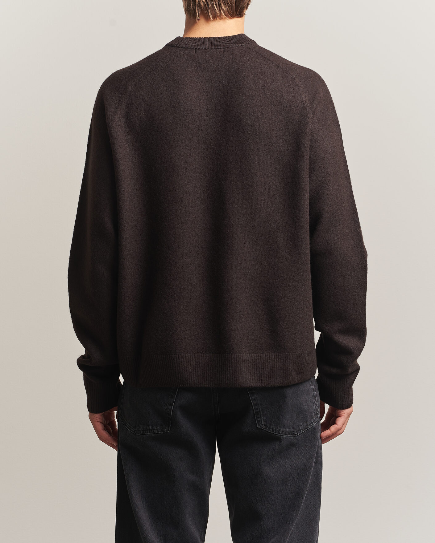 Men | Sweaters & Knitwear | Fred Perry | Wool Saddle Sleeve Crew Neck Rich Brown