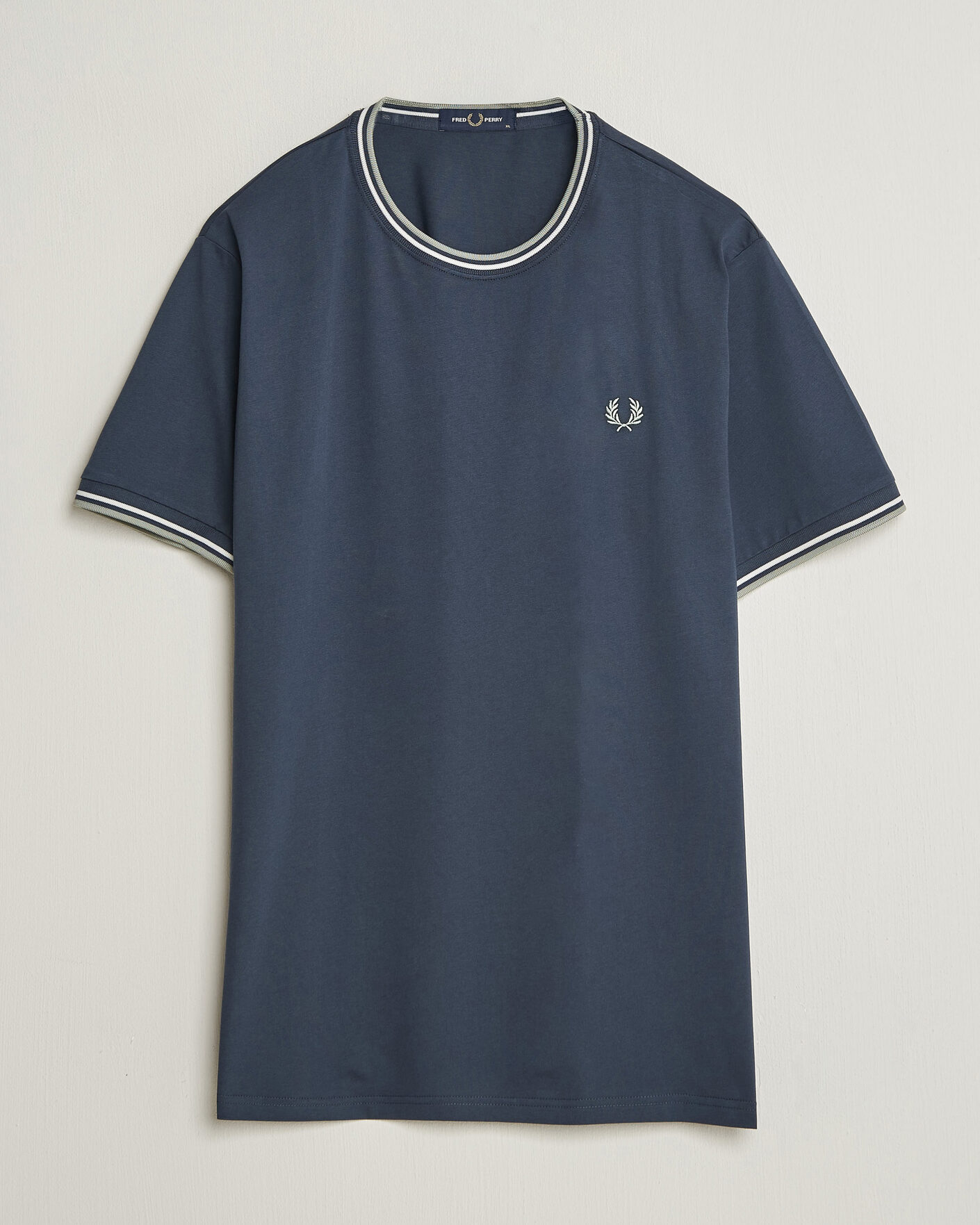 Men | T-Shirts | Fred Perry | Twin Tipped T-Shirt Dark Airforce
