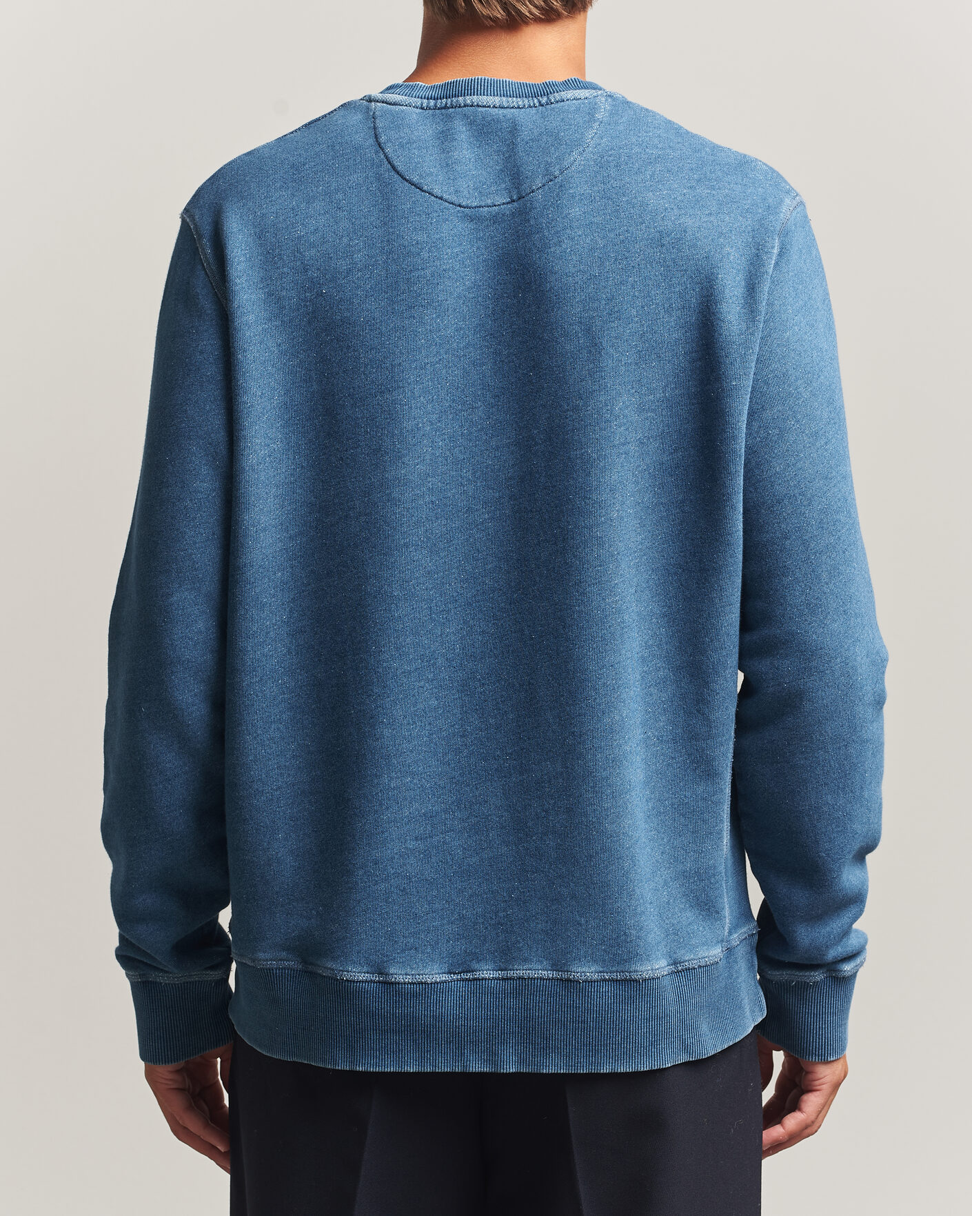 Men | Sweaters & Knitwear | Gant | Vintage Crew Neck Sweatshirt Indigo