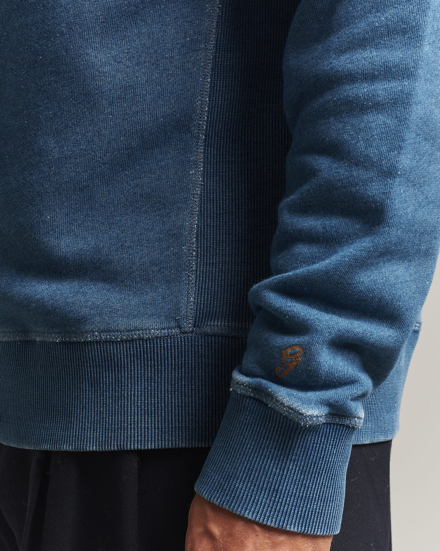 Men | Sweaters & Knitwear | Gant | Vintage Crew Neck Sweatshirt Indigo